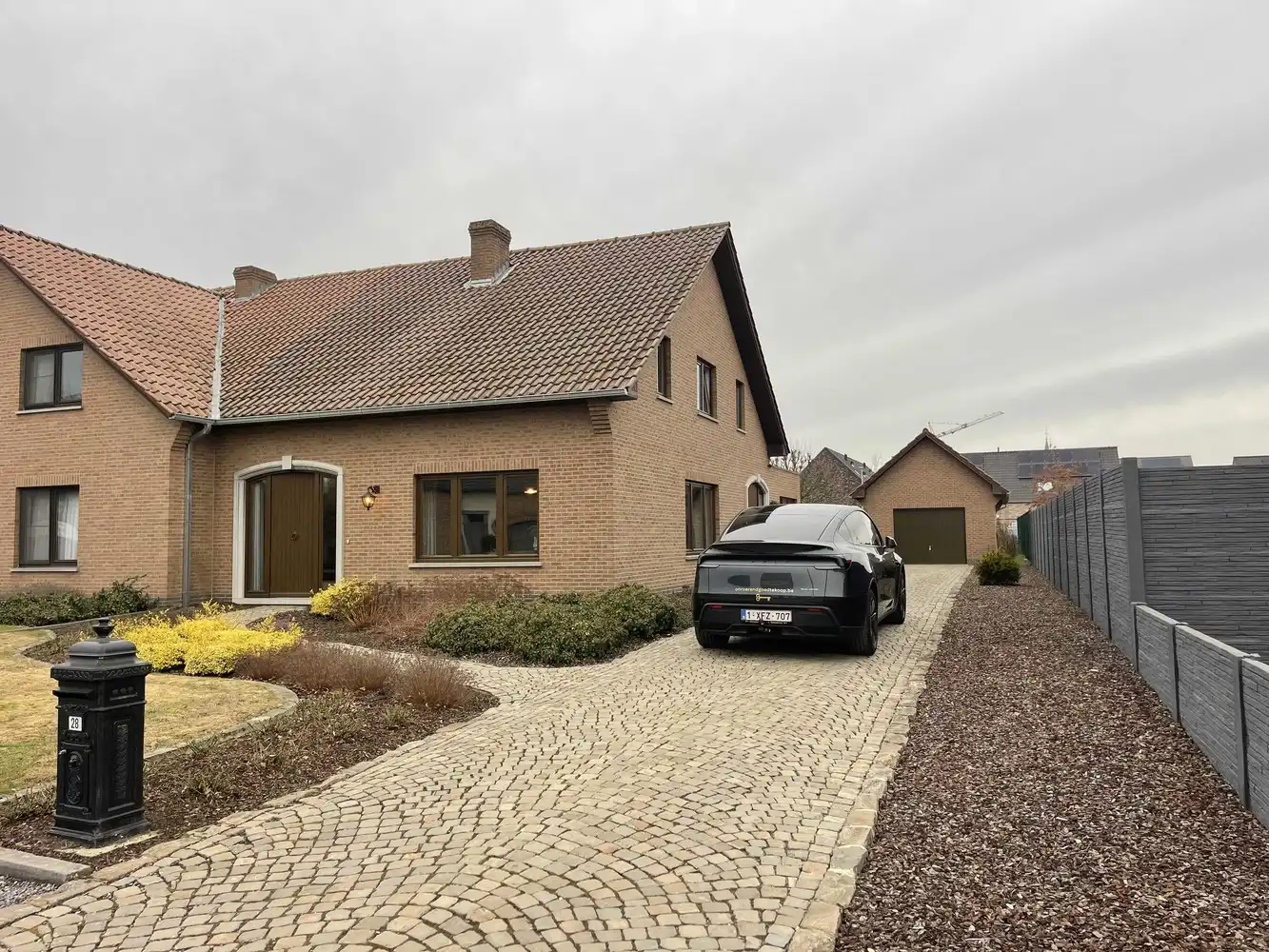 Rustig gelegen gezinswoning in het gezellige Godsheide foto {{pictureIndex}}