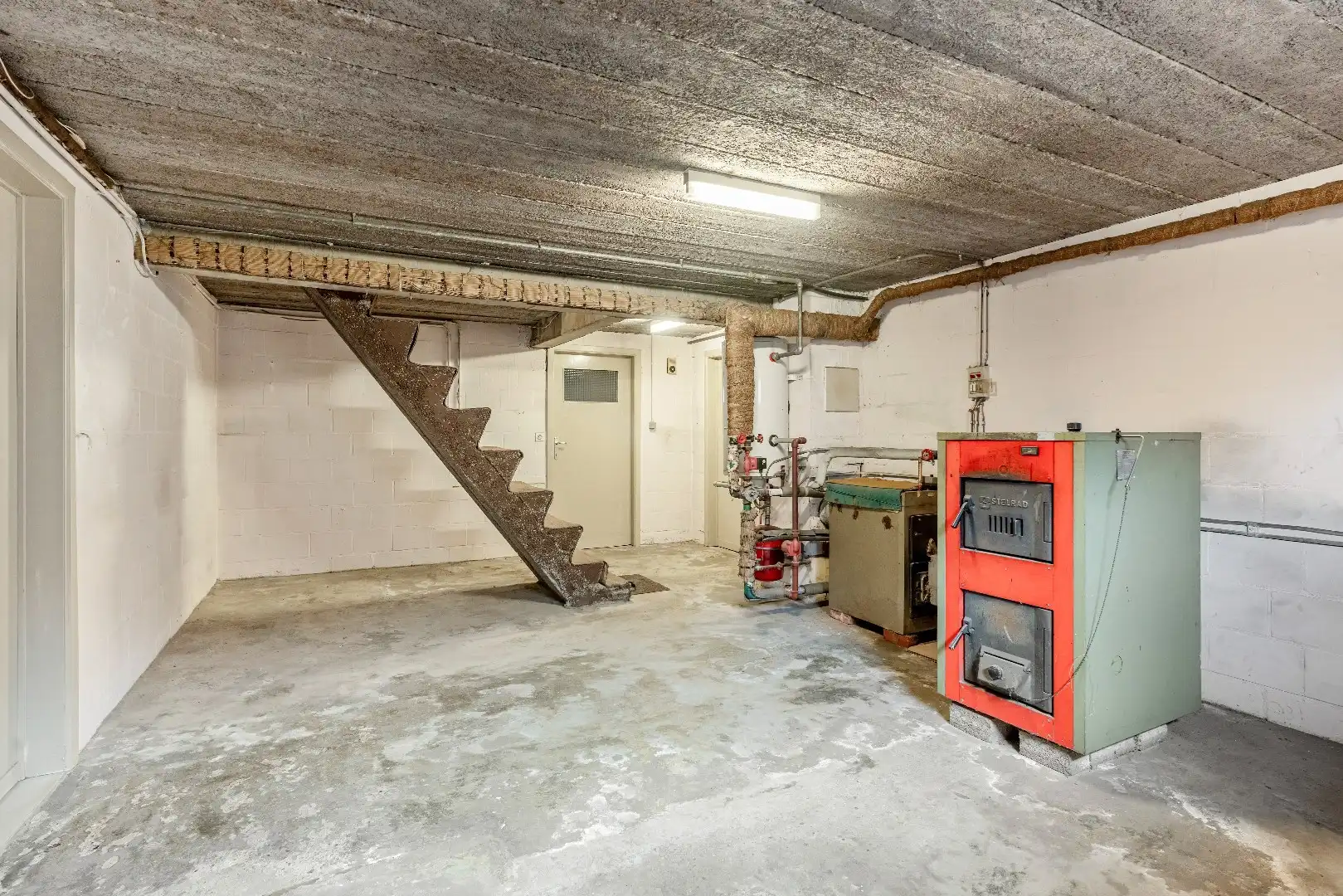  Te renoveren karakteristieke bungalow, 3 Slpk, ruime kelder met garage, op toplocatie foto 34