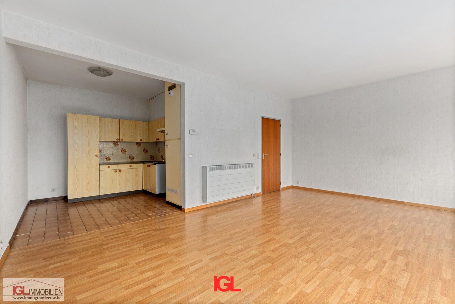 Lichtrijk 2-slaapkamerappartement met garagebox en kelder in Sint-Pieters-Leeuw foto 2