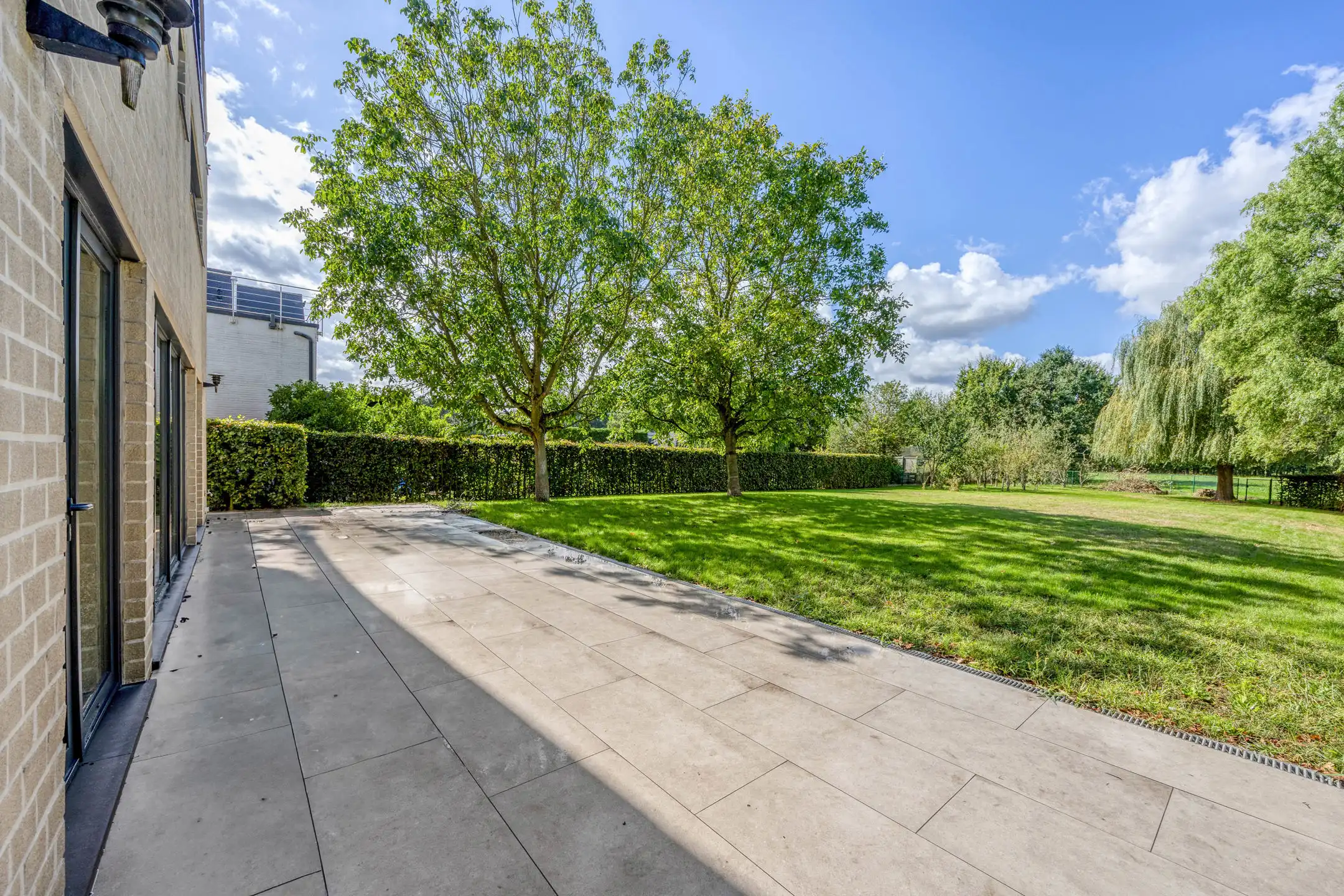 Ruime villa met prachtig groen verzicht foto 11