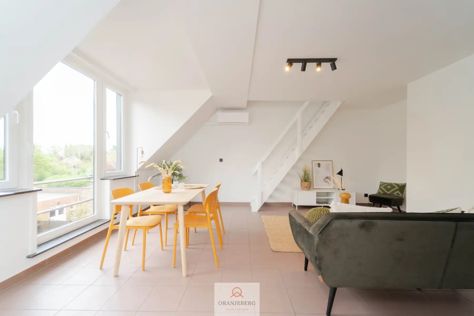 Instapklaar duplex-appartement Wondelgem! foto 7