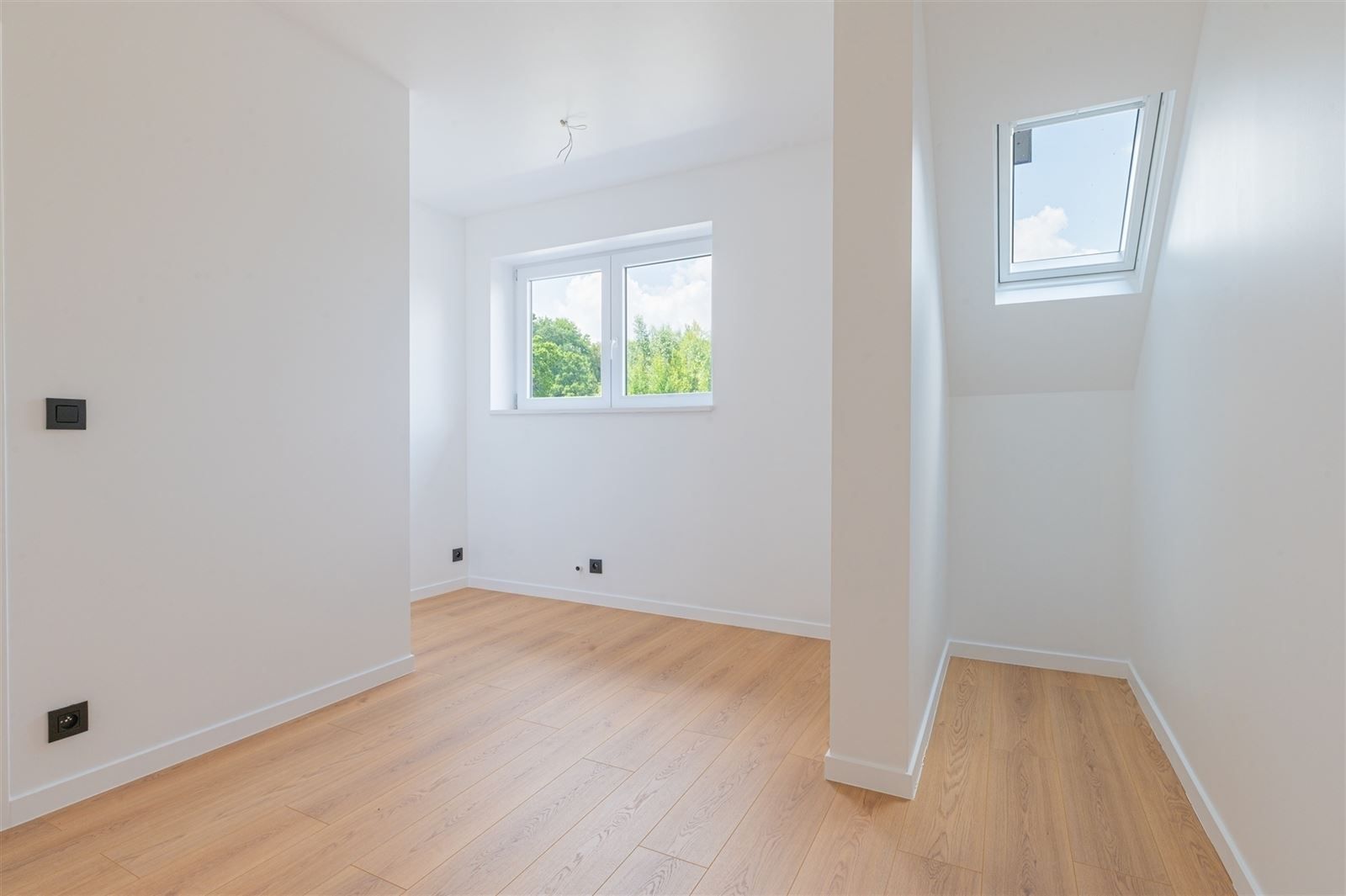 Magnifiek gerenoveerde woning met bijgebouw en parkeergelegenheid foto 20