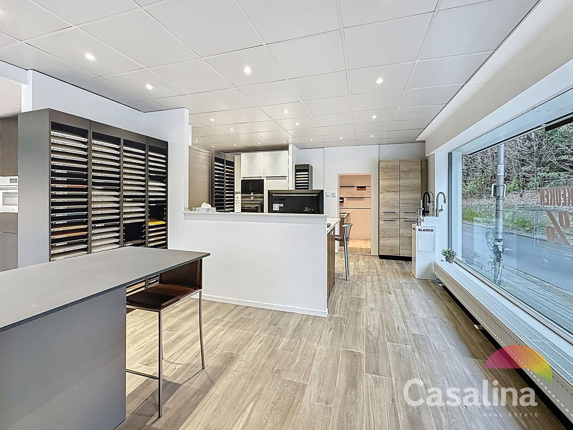 HANDELSPAND GELIJKVLOERS van +/- 95 m², centrale ligging foto 4