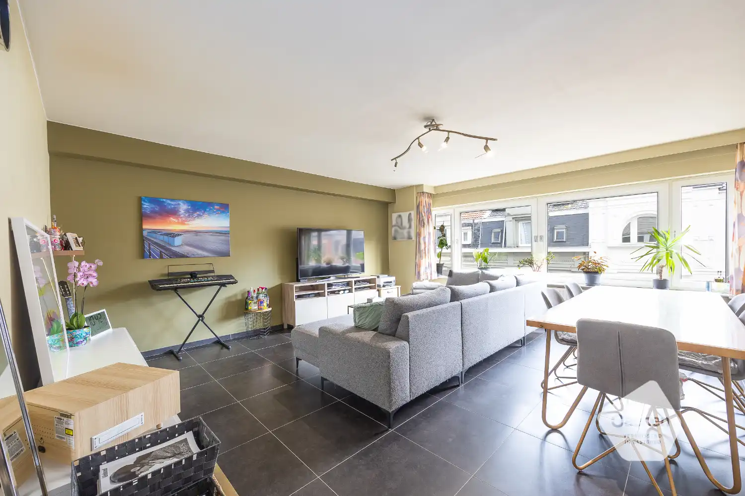 Ruim drie slaapkamer in centrum Oostende foto {{pictureIndex}}