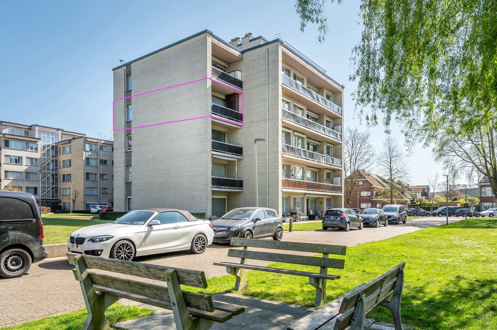 Hoofdfoto van de publicatie: Appartement met autostaanplaats