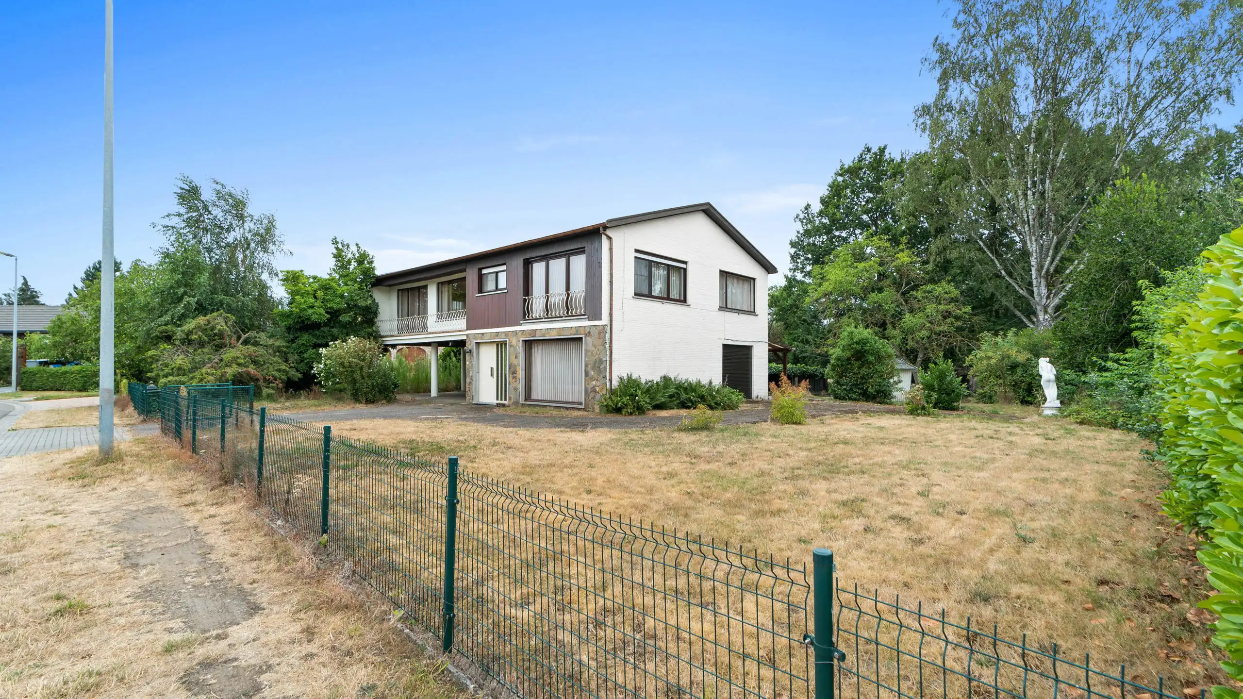 AVERBODE - Bel-Etage woning op groot perceel (tot. +/- 85a) foto 4
