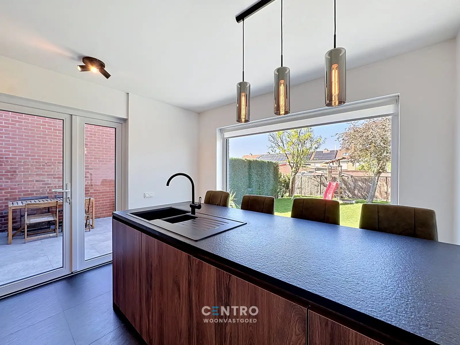 Gerenoveerde woning met garage en tuin met groot zonneterras! foto 7