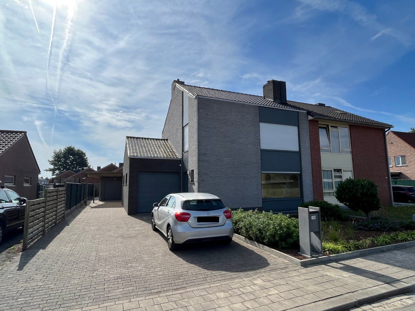 Gezellige woning met 4 slaapkamers in Zulte foto {{pictureIndex}}