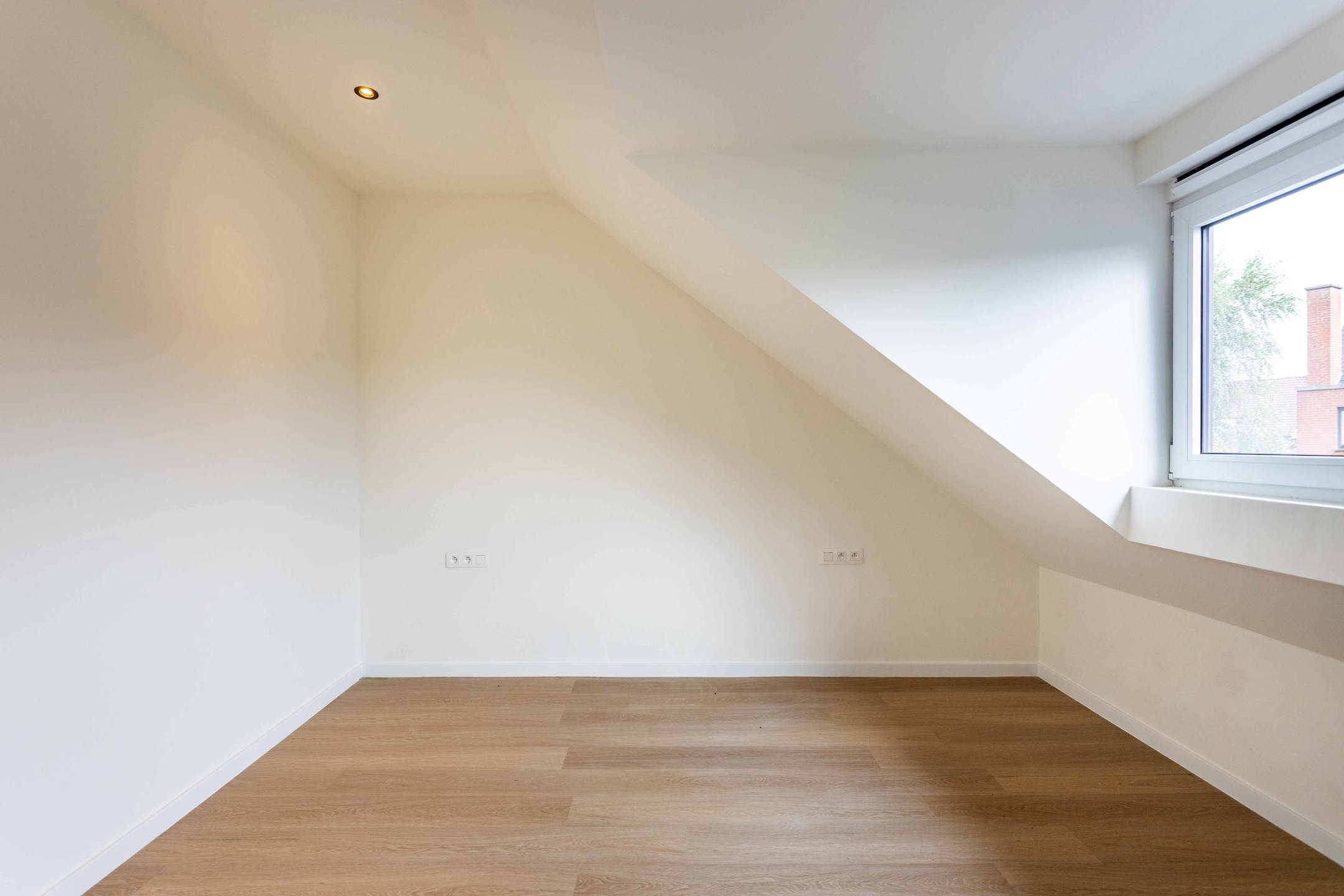 Energiezuinige, gerenoveerde woning met tuin nabij centrum foto 14