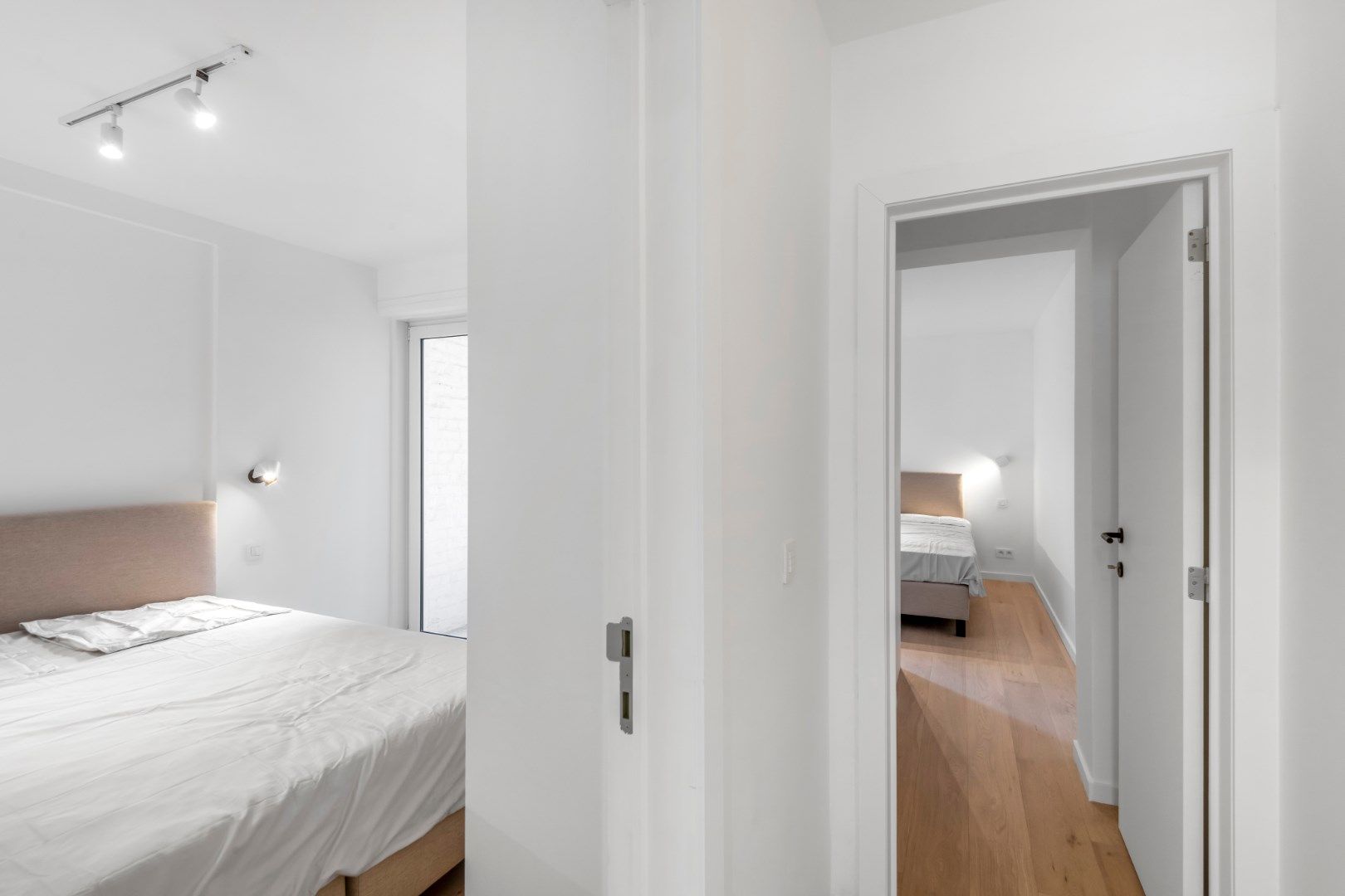 Zonnig, instapklaar appartement met prachtig zeezicht, gelegen op het Lichttorenplein. foto 16