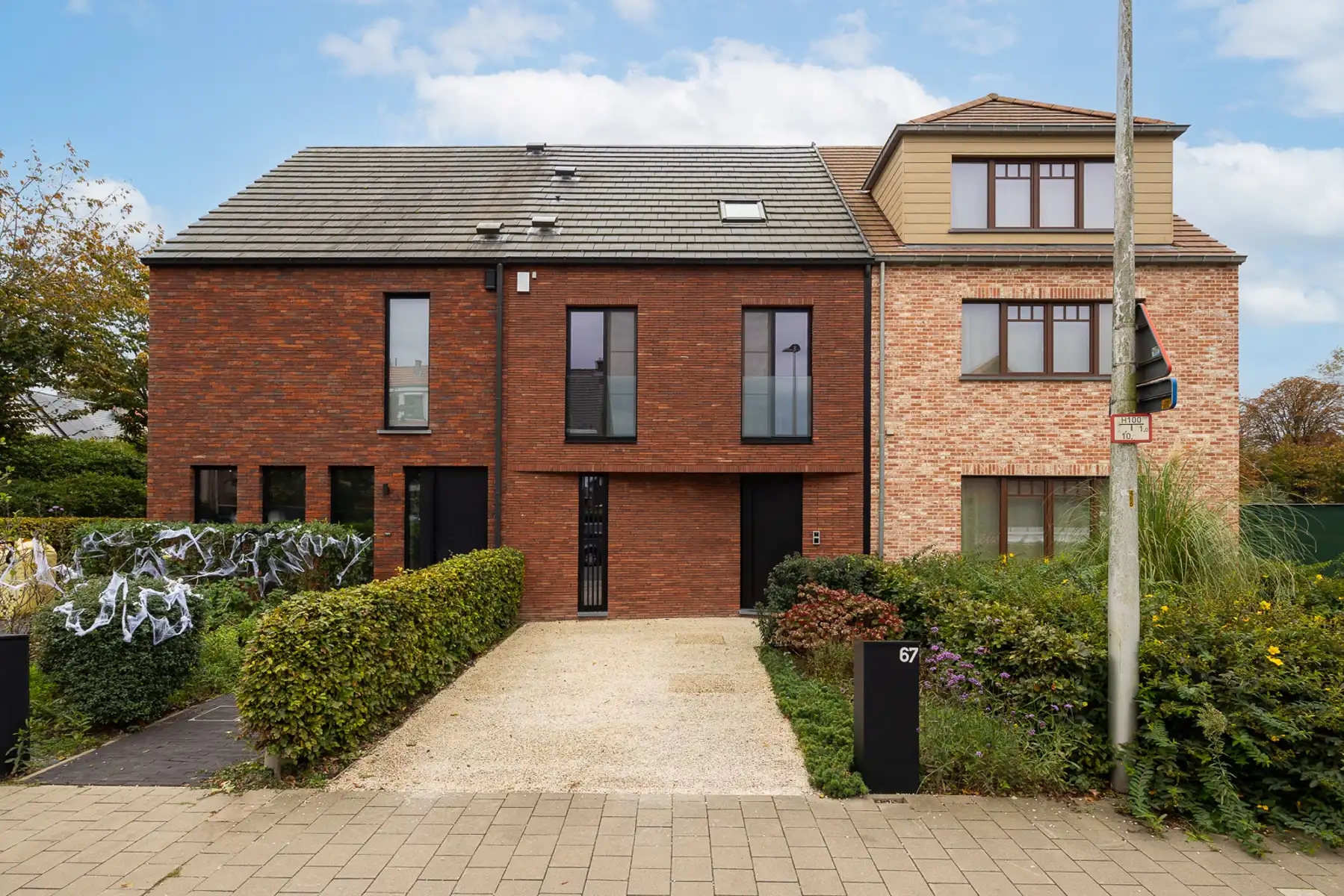 ARCHITECTURALE BEN-WONING MET ZUID TUIN OP TOPLOCATIE foto {{pictureIndex}}