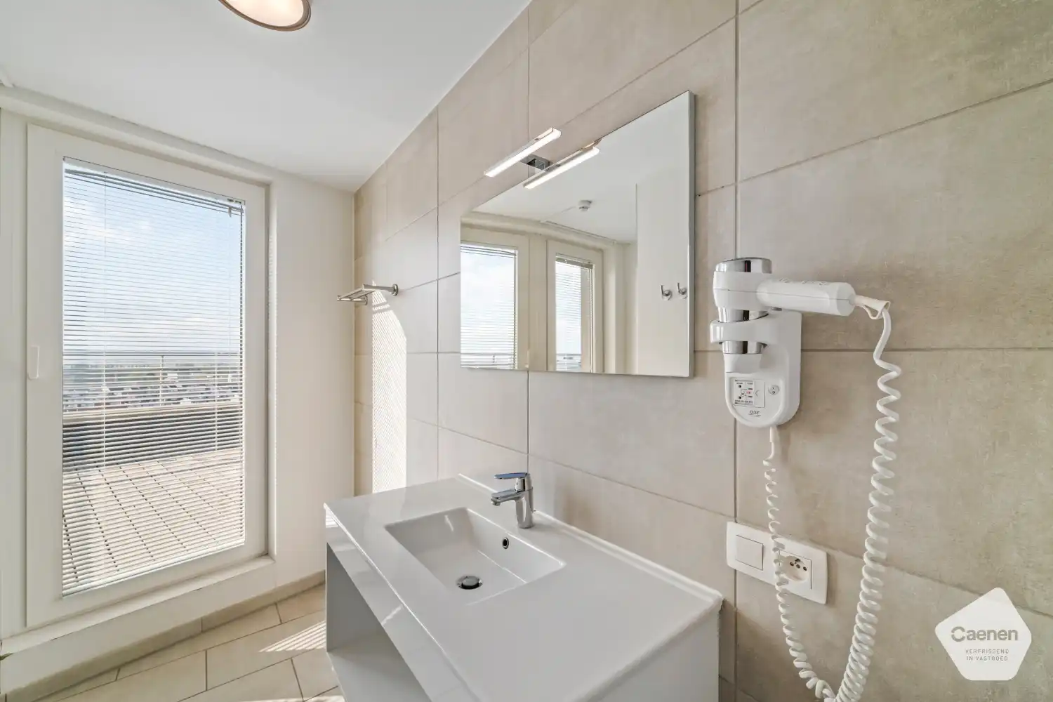 Prachtig instapklaar appartement met 4 slaapkamers en twee grote terrassen foto 16
