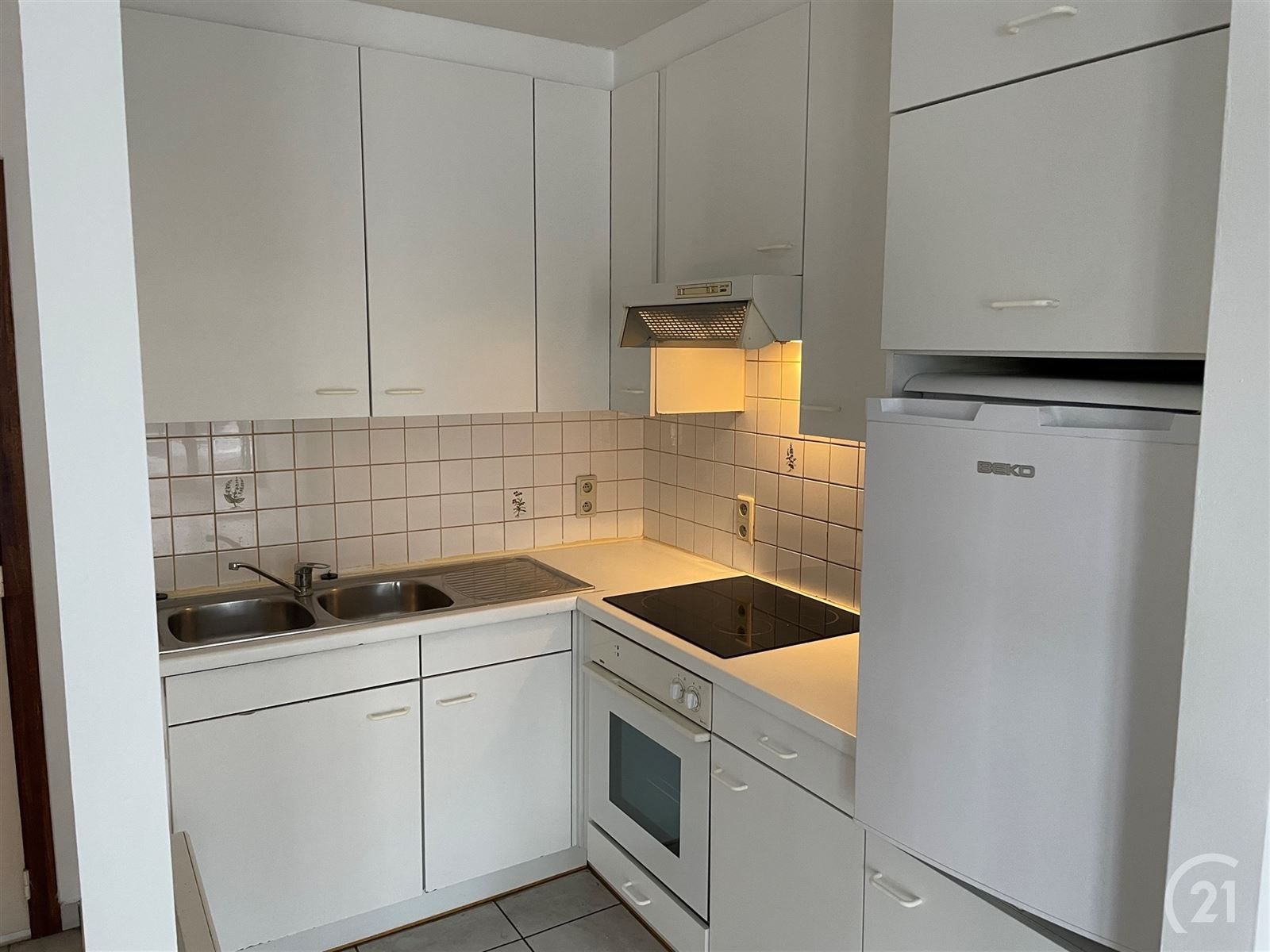gelijkvloers flat met klein terras aan voorkant.  foto 4