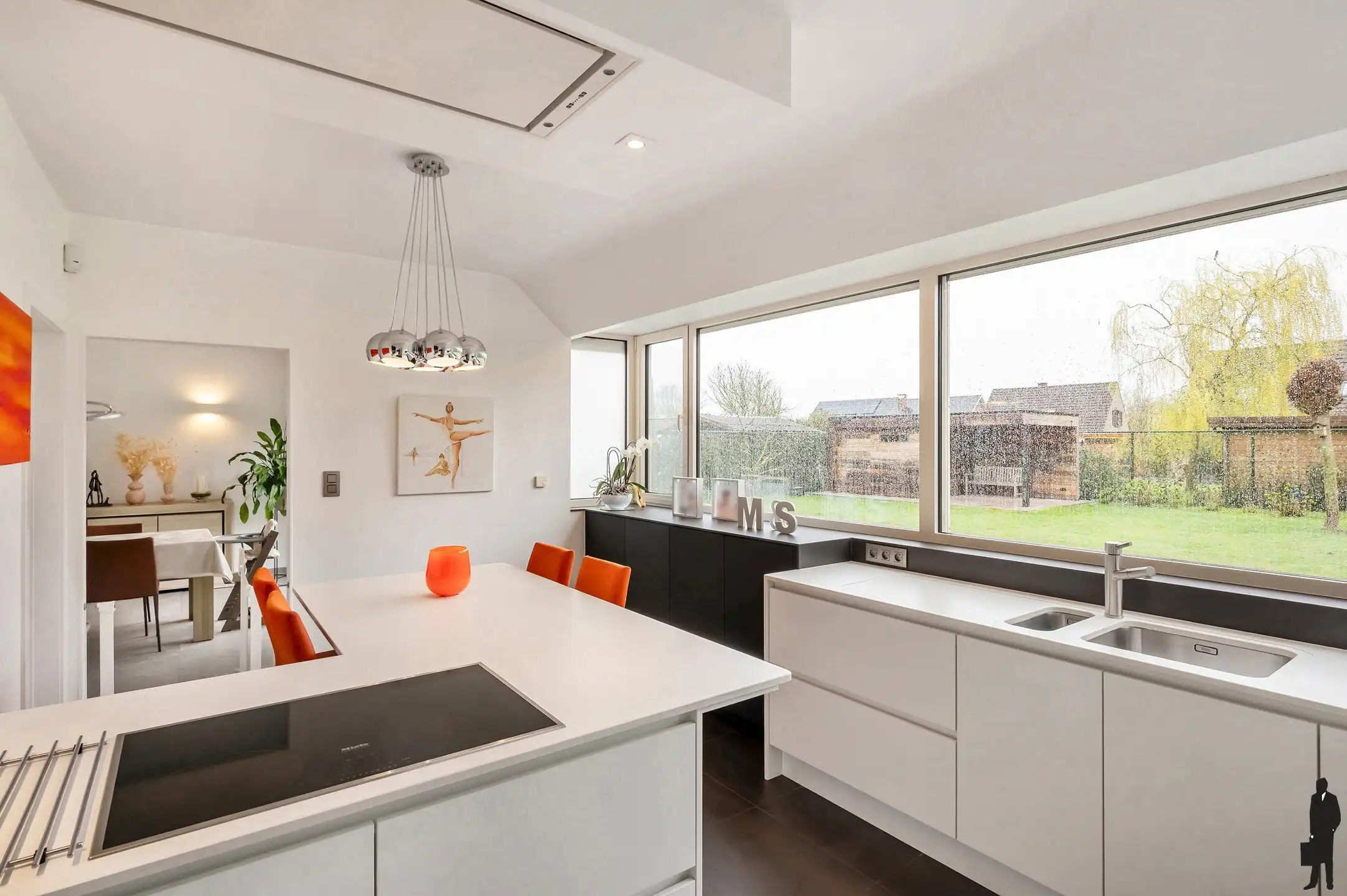 Instapklare woning met 3 slaapkamers en bureauruimte op toplocatie te Leest. foto 10