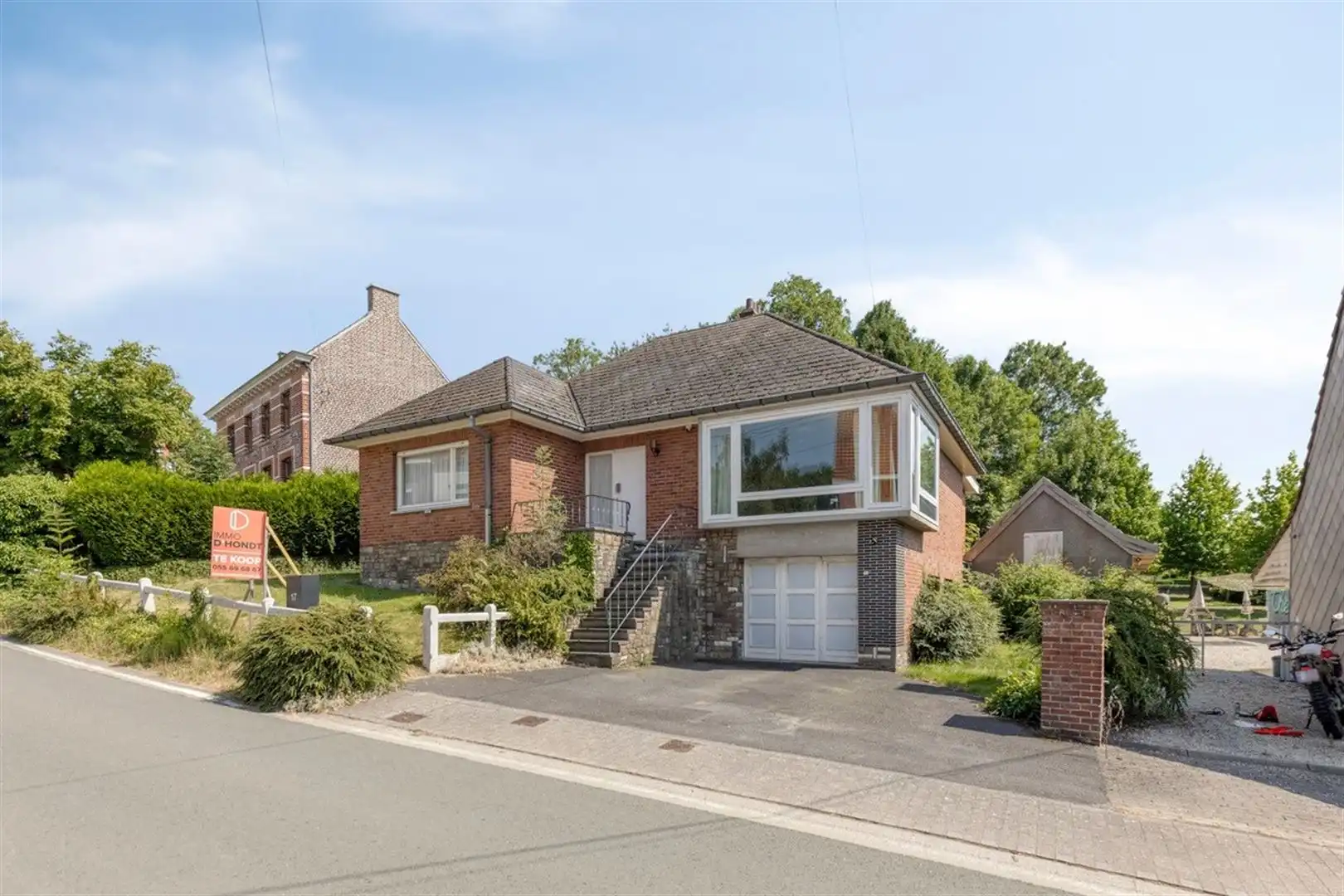 Hoofdfoto van de publicatie: Mooi gelegen te renoveren woning op de Wolvenberg