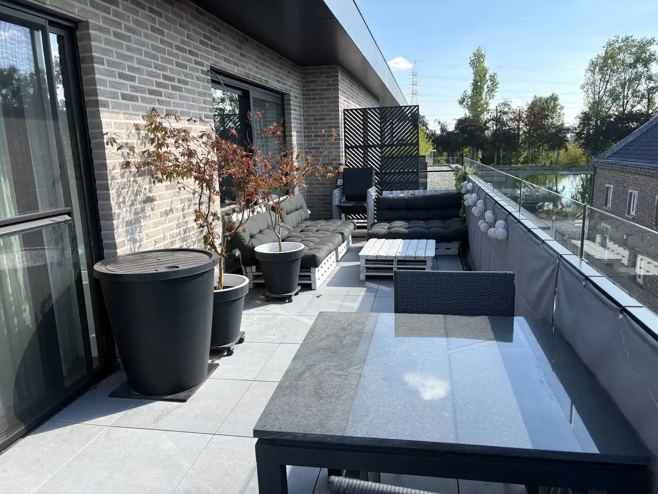 Prachtig recent appartement (3 slk + terras) met parking en berging op rustige locatie aan het kanaal. foto 19