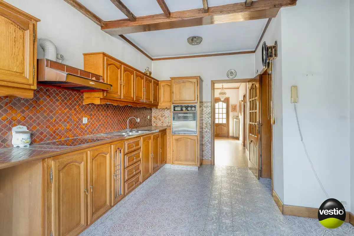 TE RENOVEREN WONING MET 3 SLAAPKAMERS EN GARAGE OP EEN RUIM PERCEEL VAN  8A 29CA IN HARTJE NIEUWERKERKEN foto 13