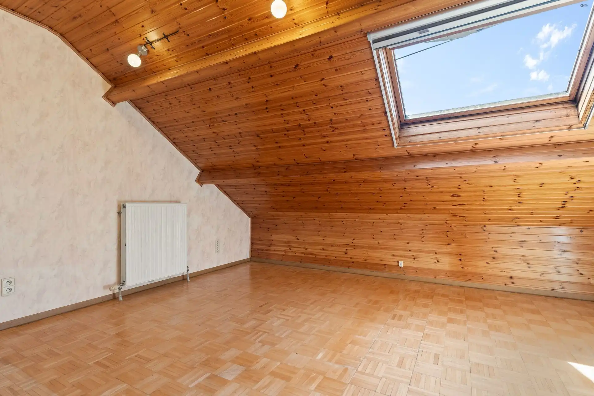Handelspand met bovenliggende woonst te centrum Stekene foto 14