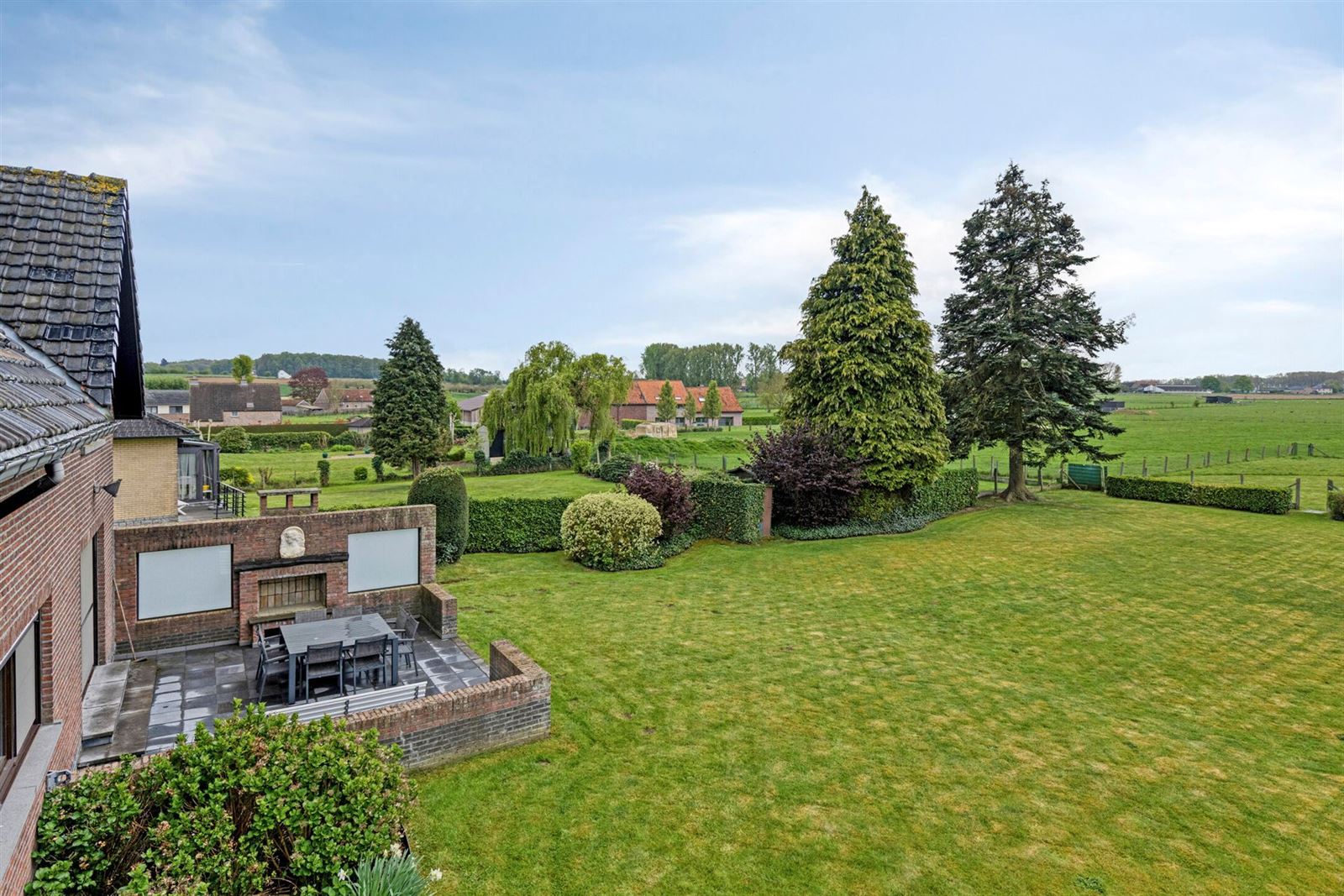 Ruime villa te koop in oase van rust foto 4