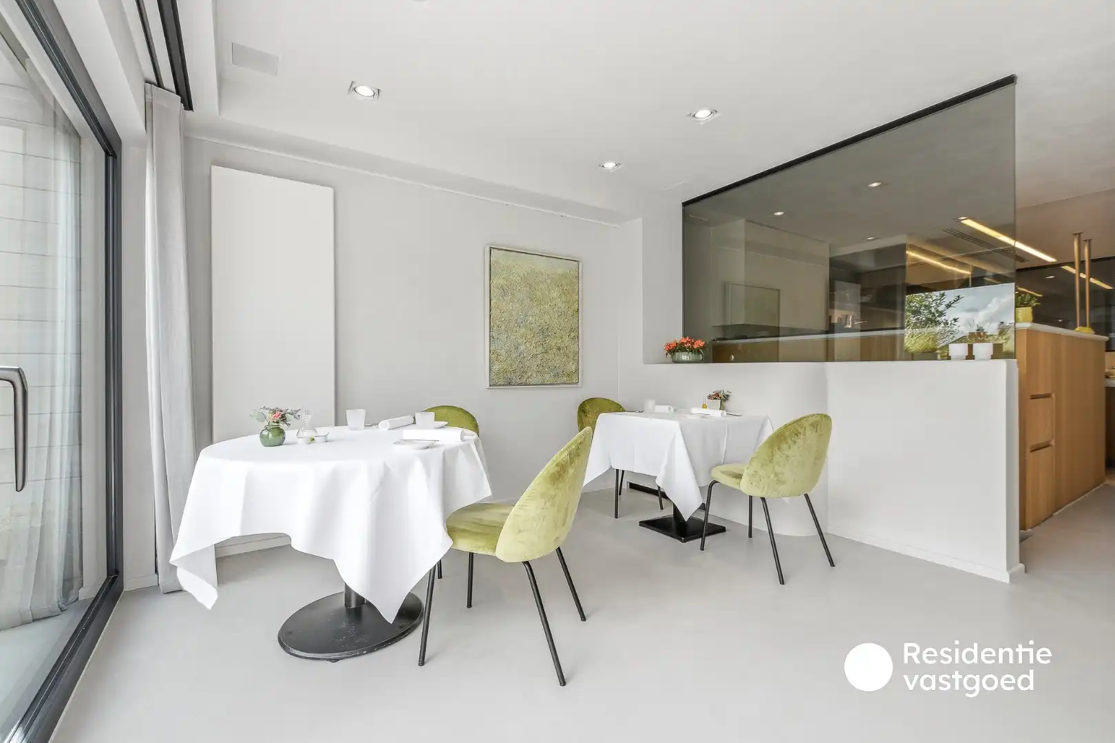 Wonen boven, ondernemen beneden: volledig gerenoveerd restaurant met luxueuze woonst in hartje De Haan foto 29