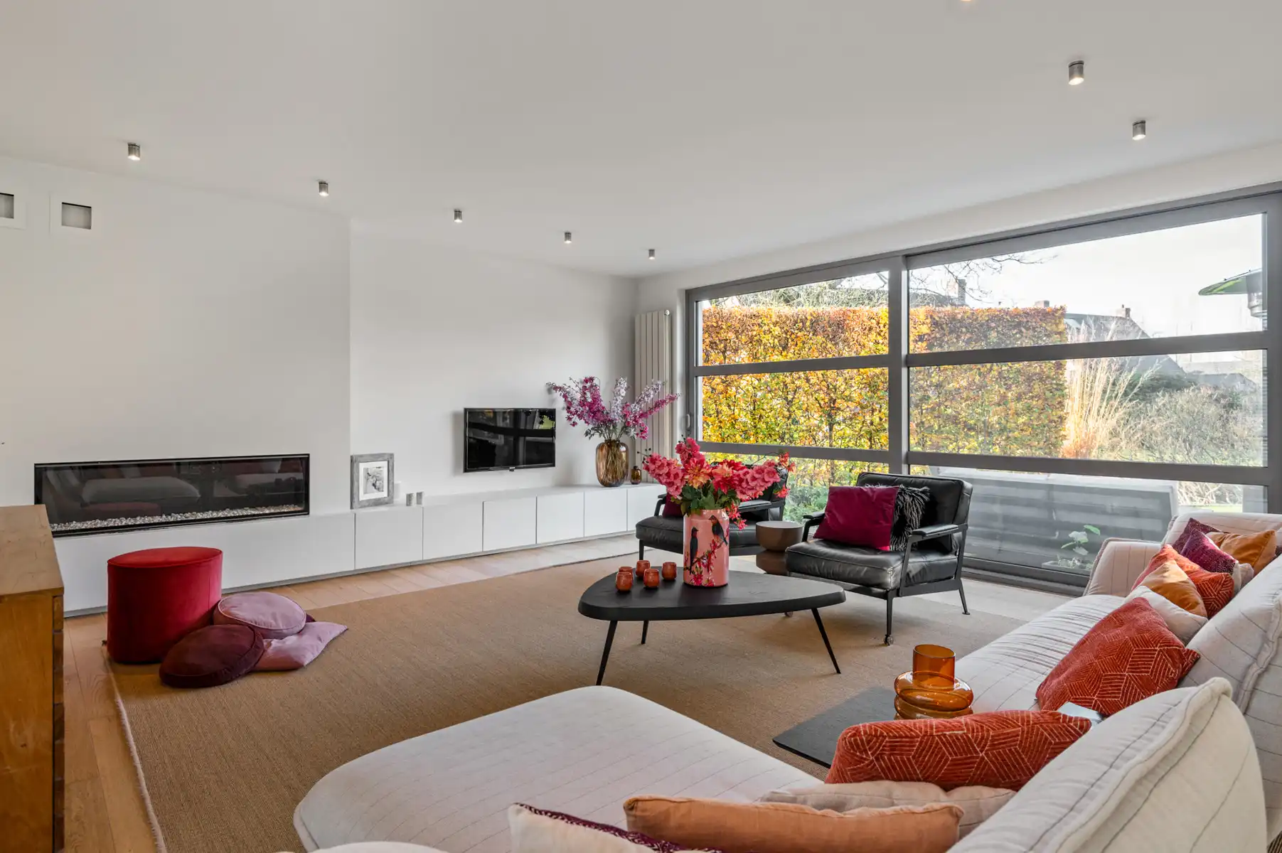 Moderne villa in een doodlopende straat vlakbij het centrum foto 9