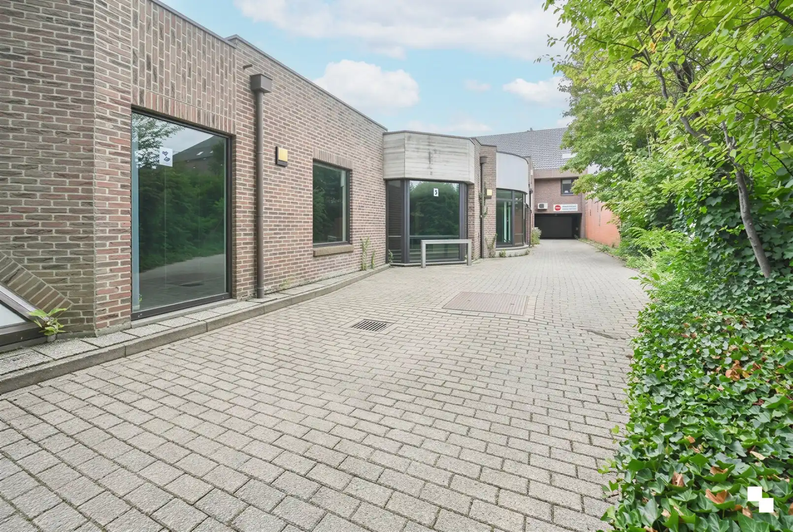 Unieke opportuniteit in het centrum van Waregem foto 9