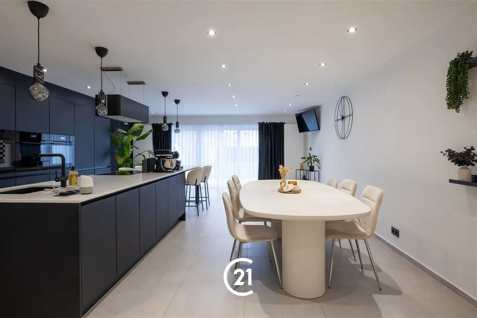 Gerenoveerde woning met 4 slaapkamers en tuin in Gentbrugge foto 6