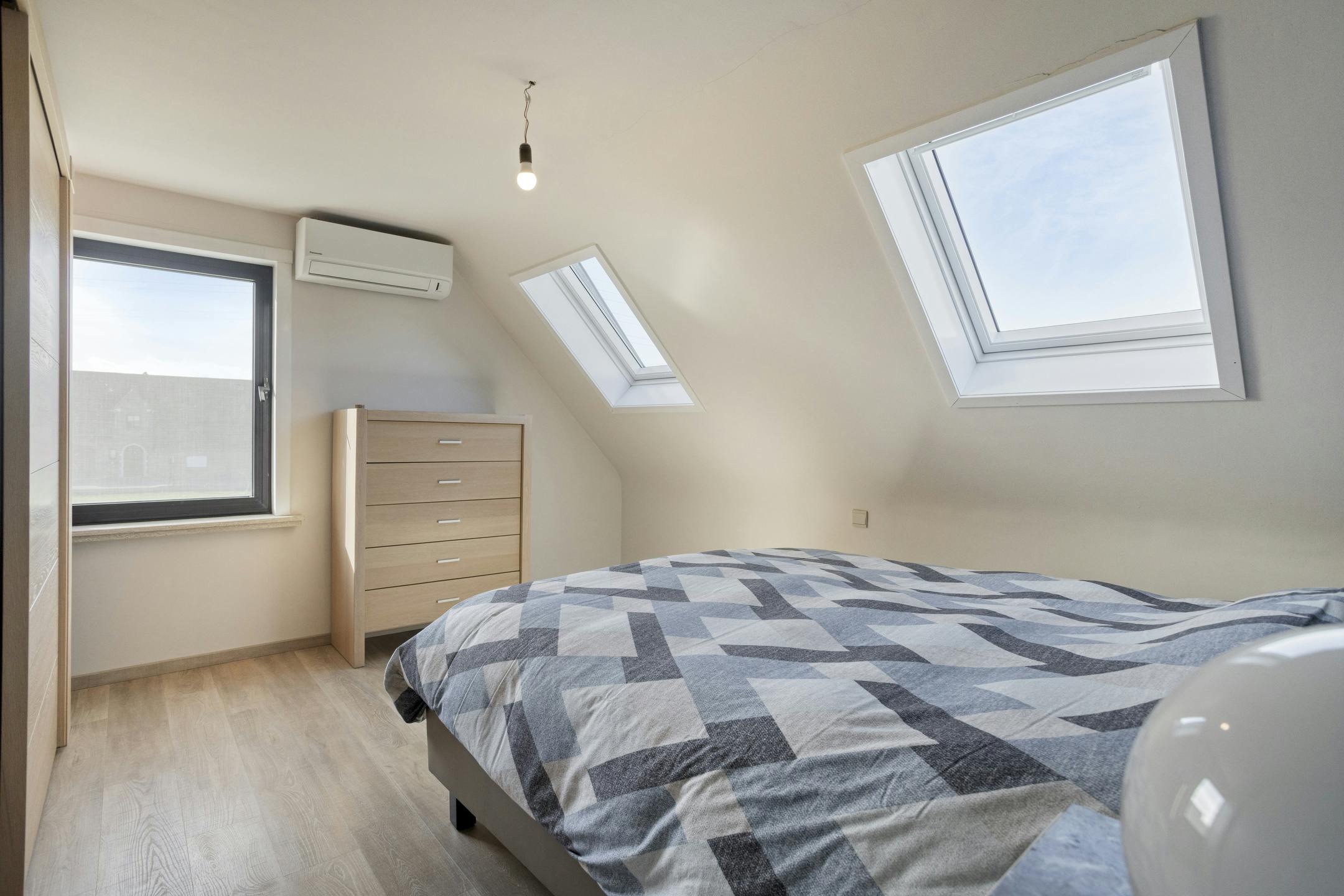 Alleenstaand huis op toplocatie te Rumbeke foto 8