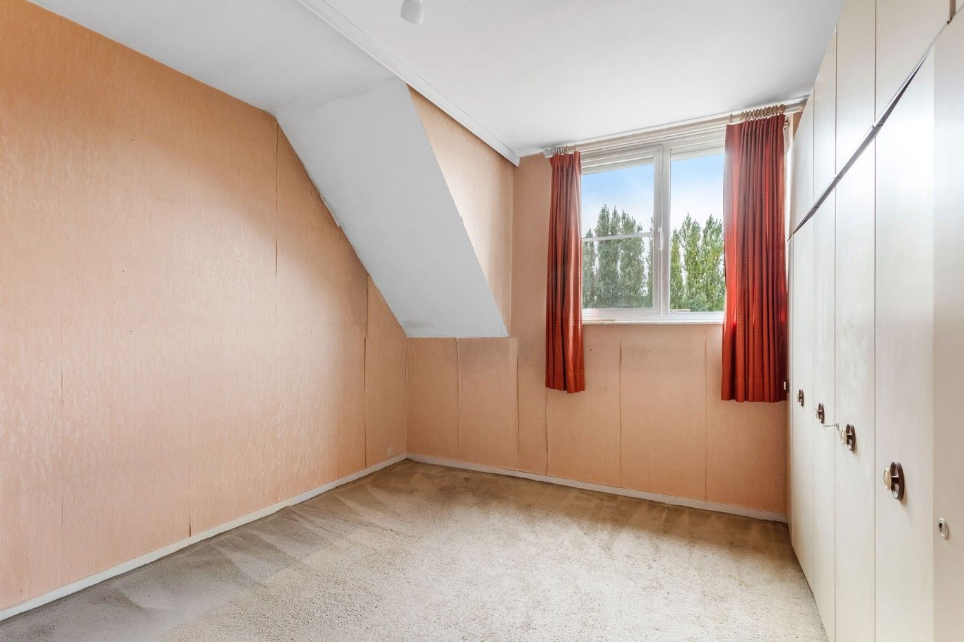 Centraal gelegen, op te frissen woning met 2 à 3 slpk., inpandige garage en tuin foto 23