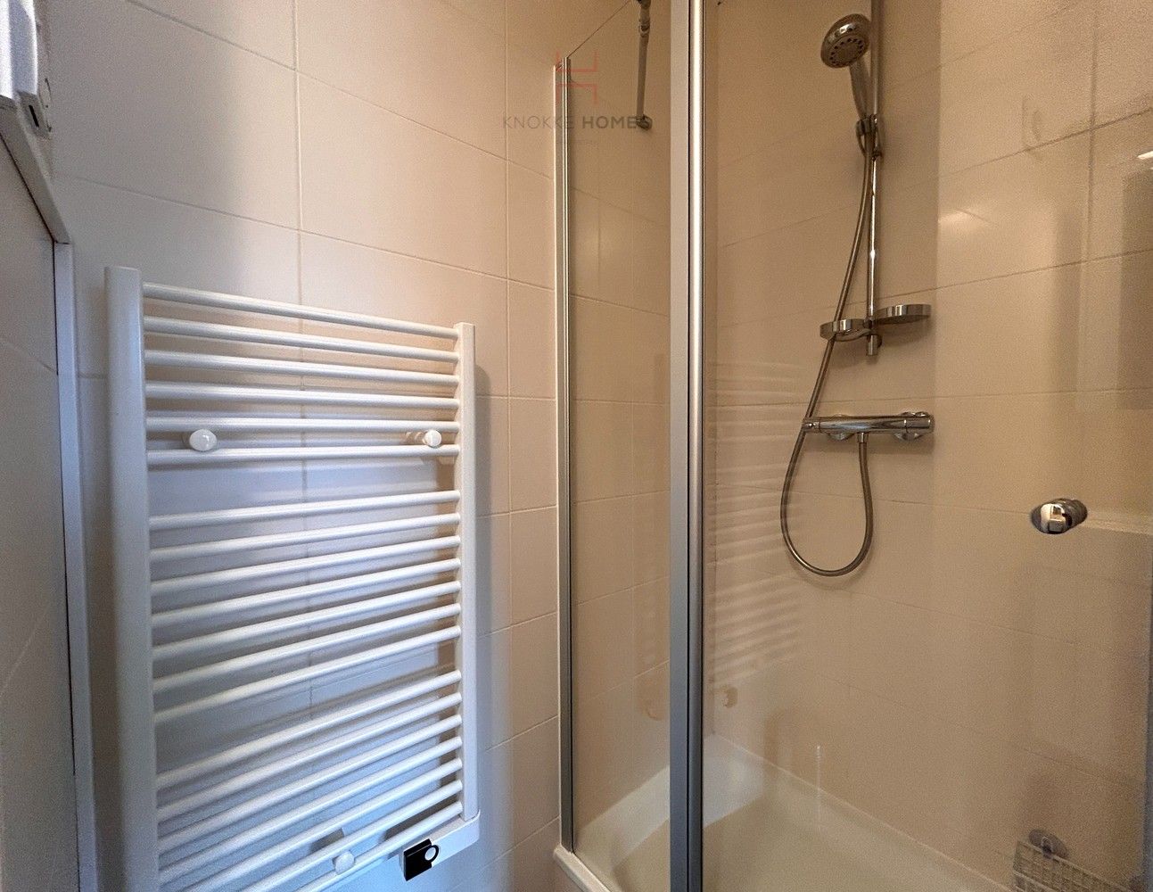 Ruim 3 slaapkamer-appartement met frontaal zeezicht foto 6