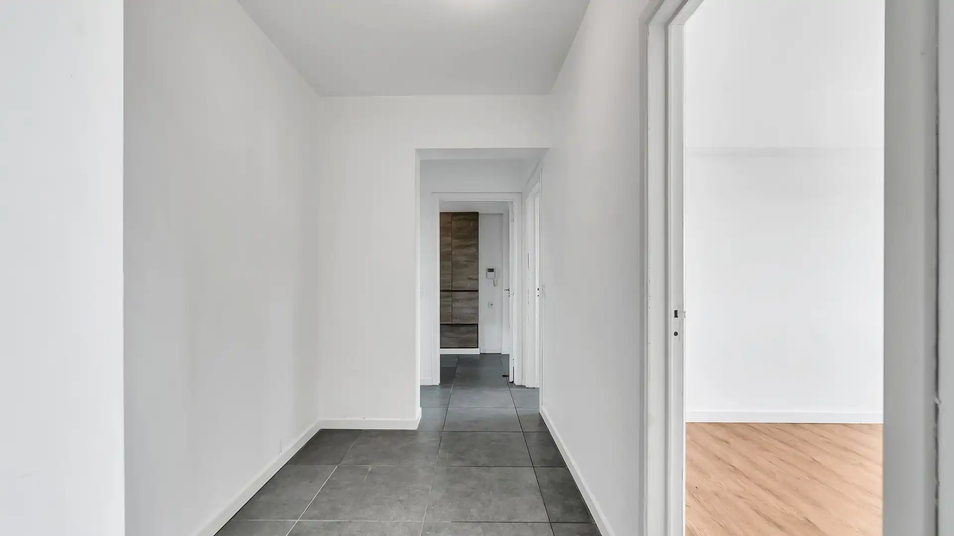 Instapklaar appartement met 2 slaapkamers in het centrum van Genk foto 7