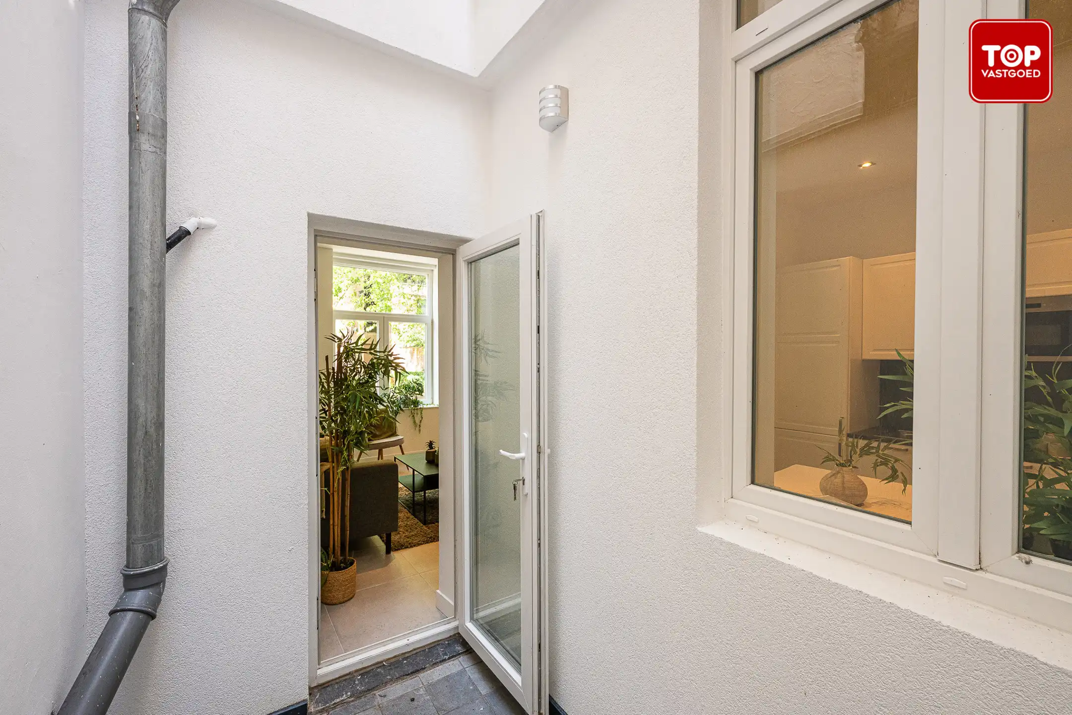 Totaal gerenoveerde woning met EPC B. foto 12