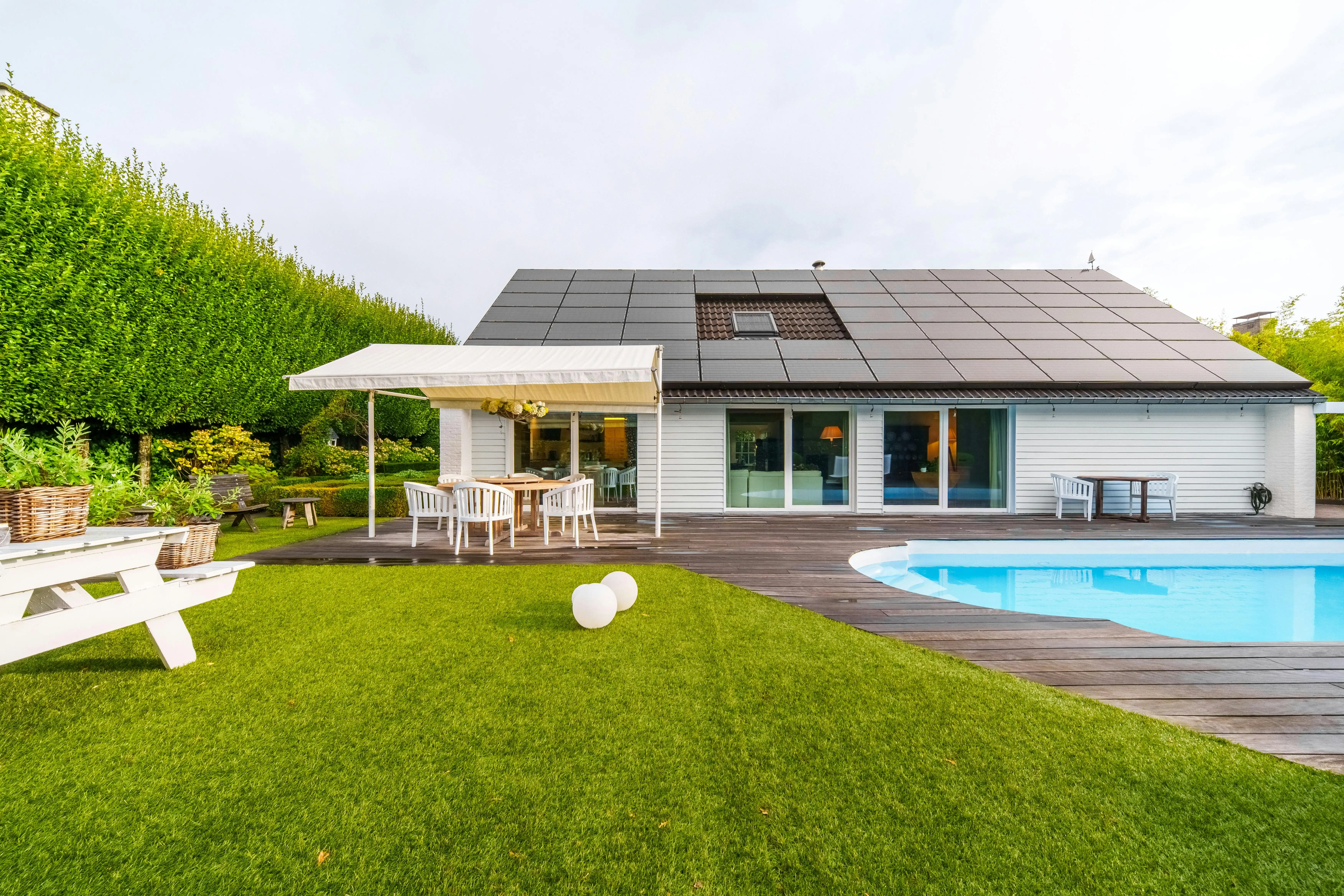 Villa met zwembad te koop in villawijk 't Motje in Roeselare foto 21