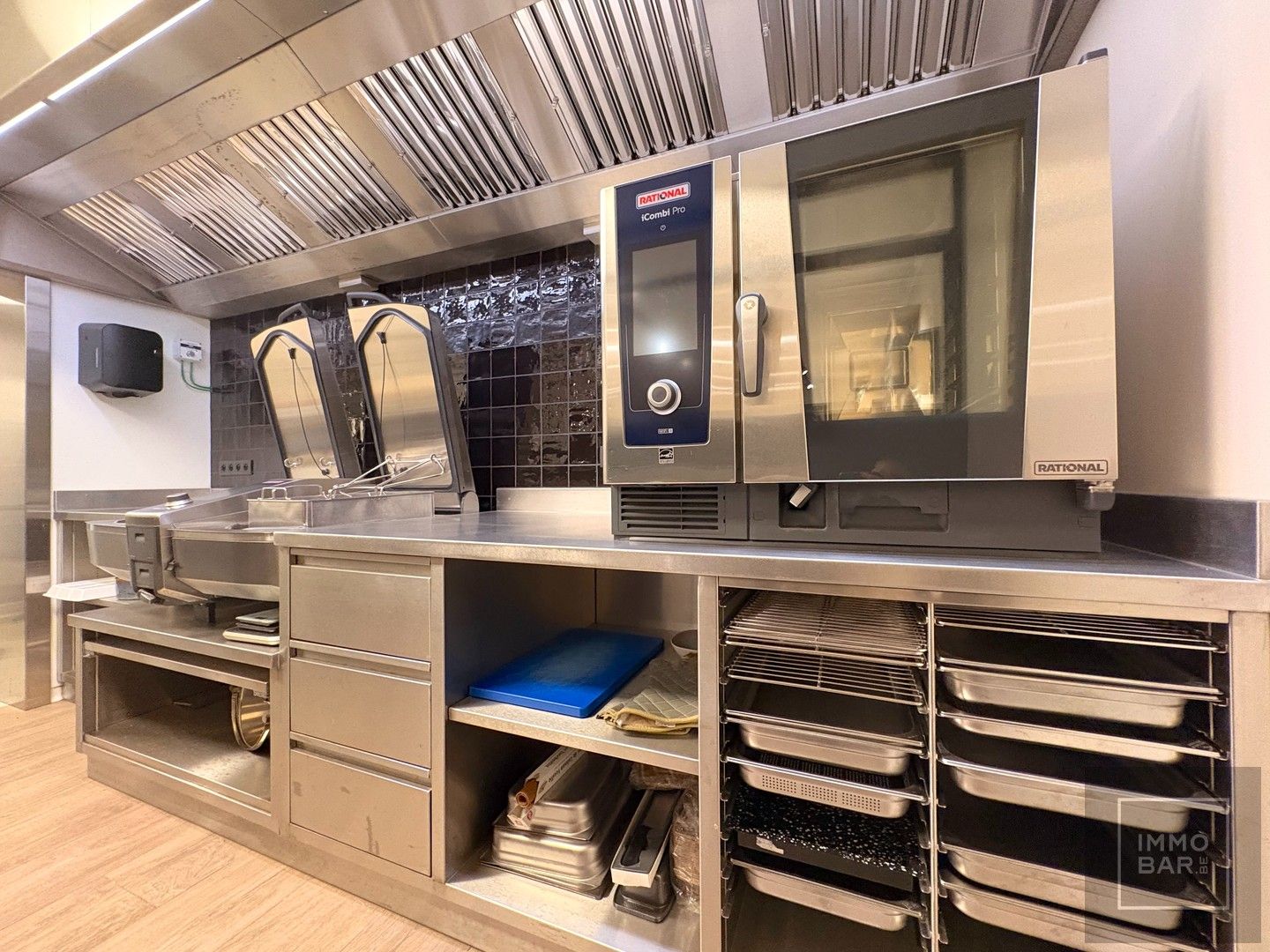 Een uniek pand dat je volledig kan omtoveren tot een prachtige woning foto 5