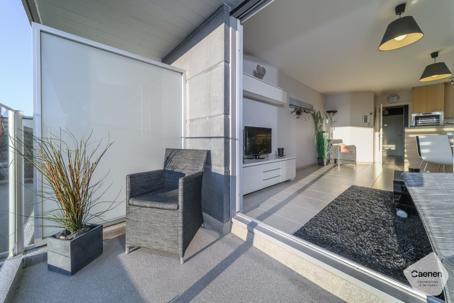 Heel recent, lichtrijk 1-slaapkamerappartement met zuidgericht terras op topligging nabij zee foto 2