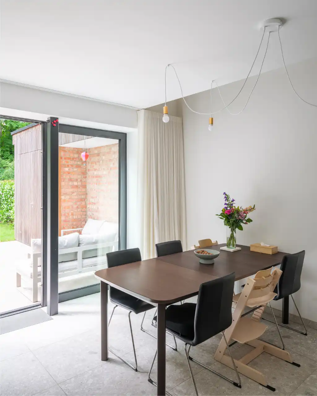 Karaktervol gerenoveerde gezinswoning met o.m. vier slaapkamers en twee badkamers foto 10