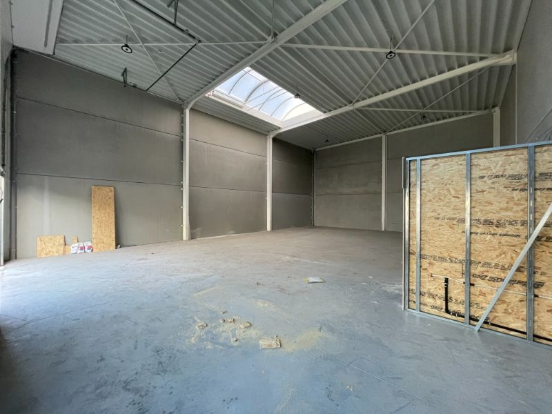 Nieuwbouw KMO Unit van 216m² te huur op toplocatie in Evergem – Project Heermeers foto 5