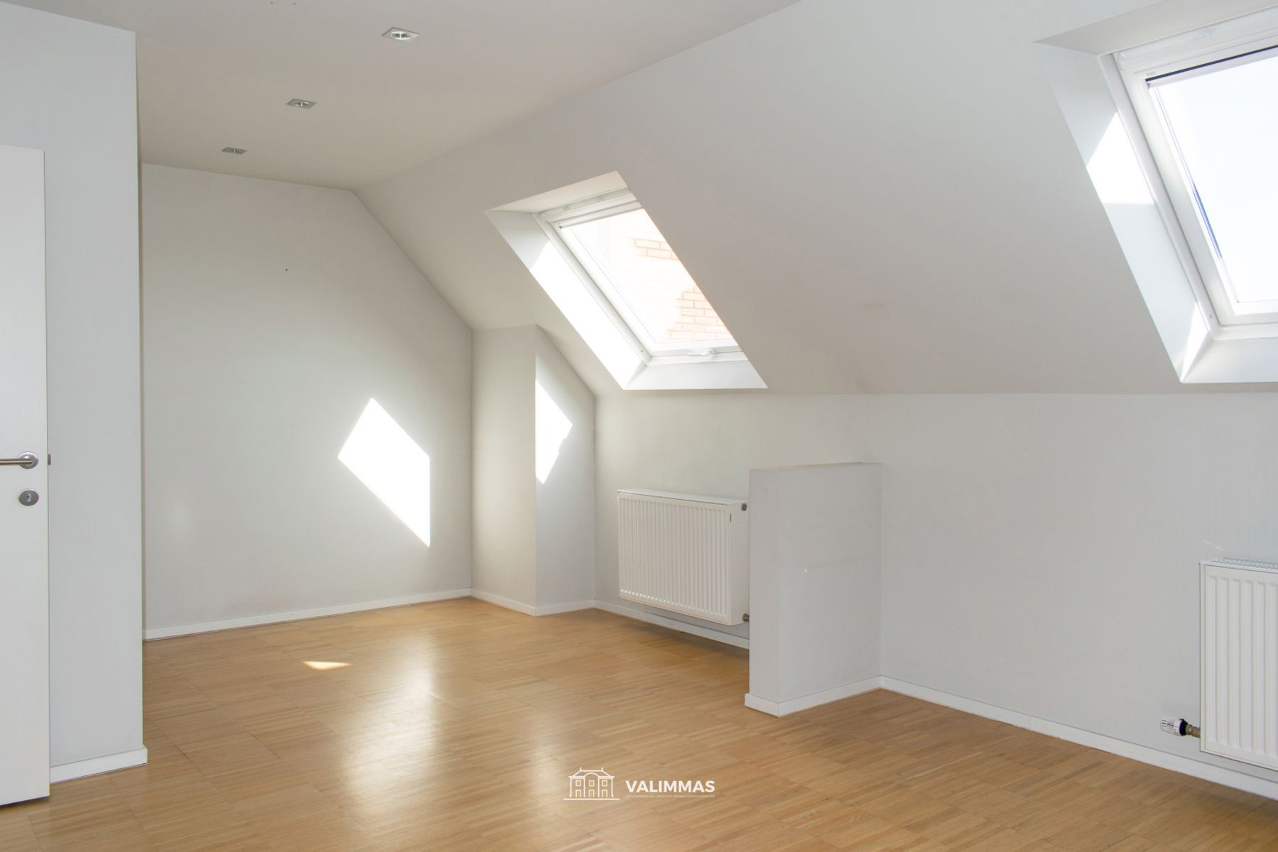 Zeer ruim duplex-appartement met terras, garage, parking... foto 9