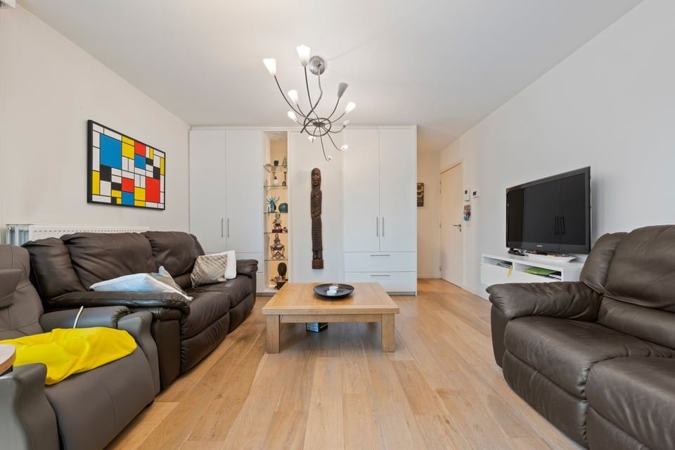 MODERN GELIJKVLOERS APPARTEMENT MET TERRAS EN STAANPLAATS IN SINT-TRUIDEN foto 6