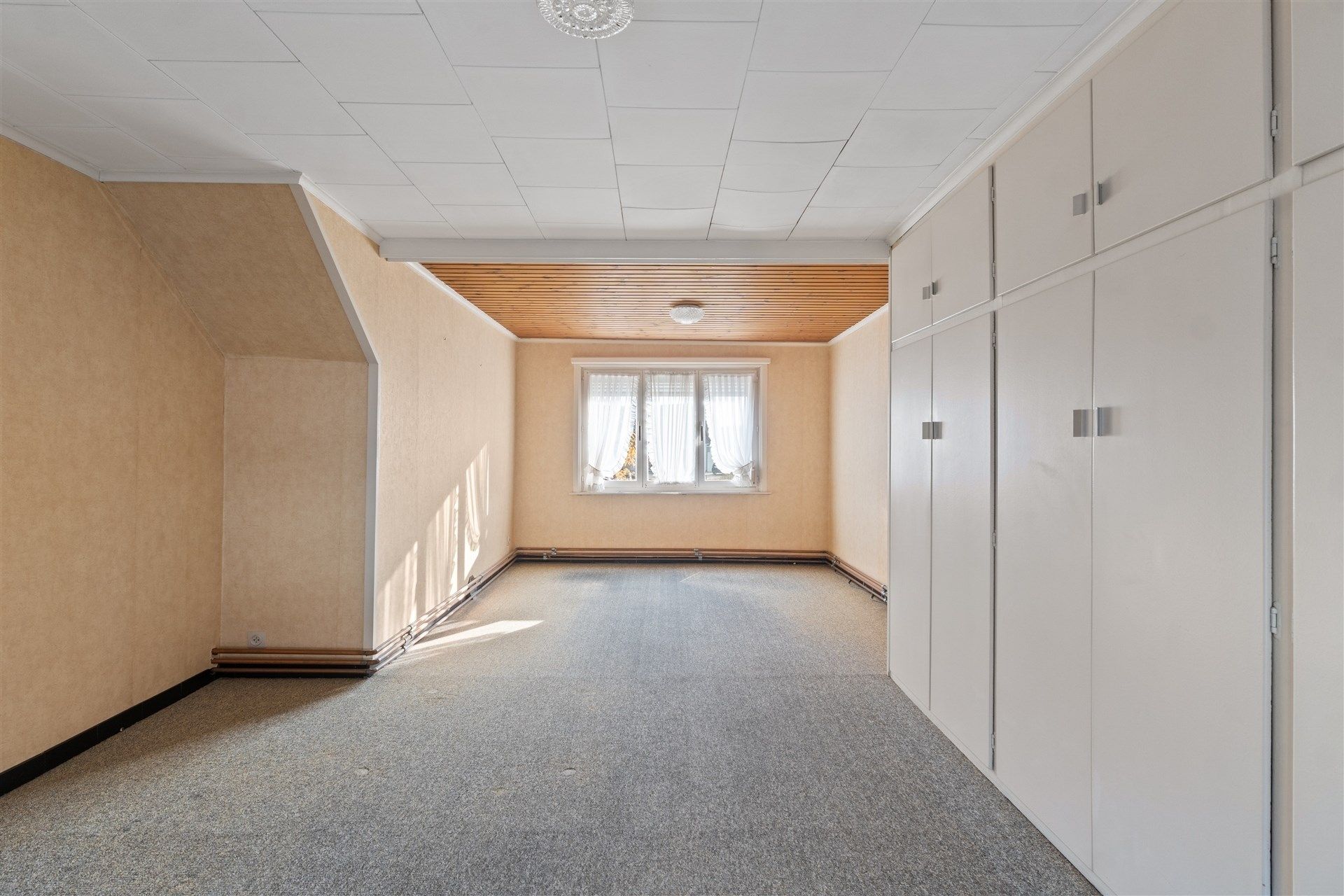 op te knappen woning met leuke tuin en inpandige garage. foto 17