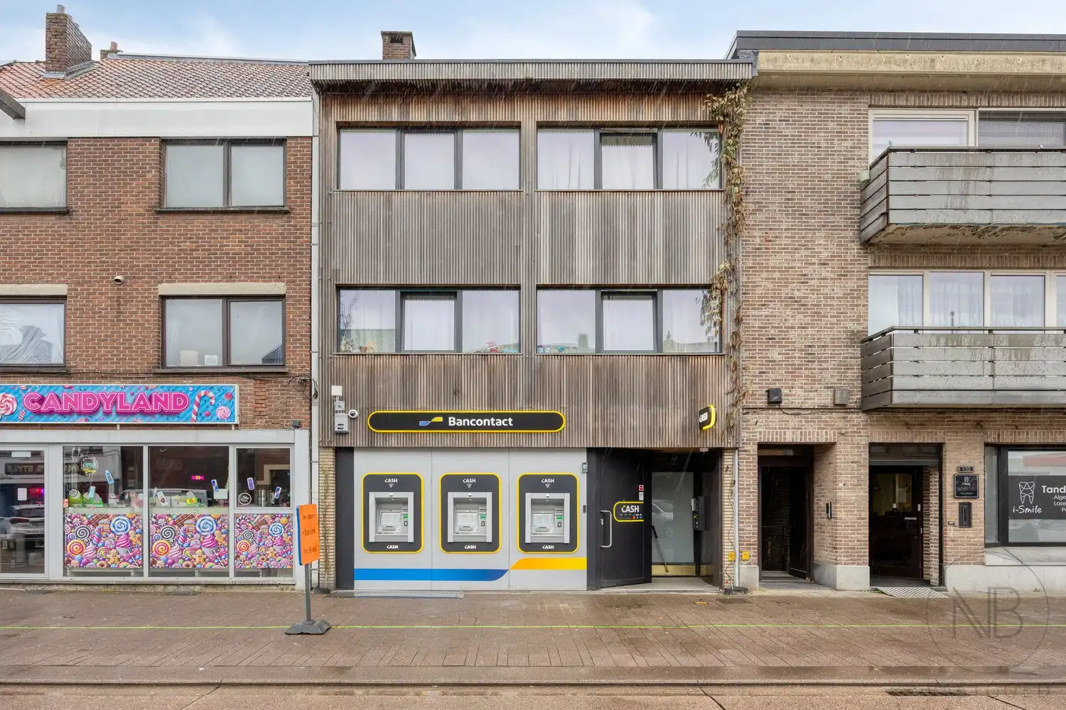 Uniek Investeringspand met een goed rendement op de Stalenstraat Genk foto 2