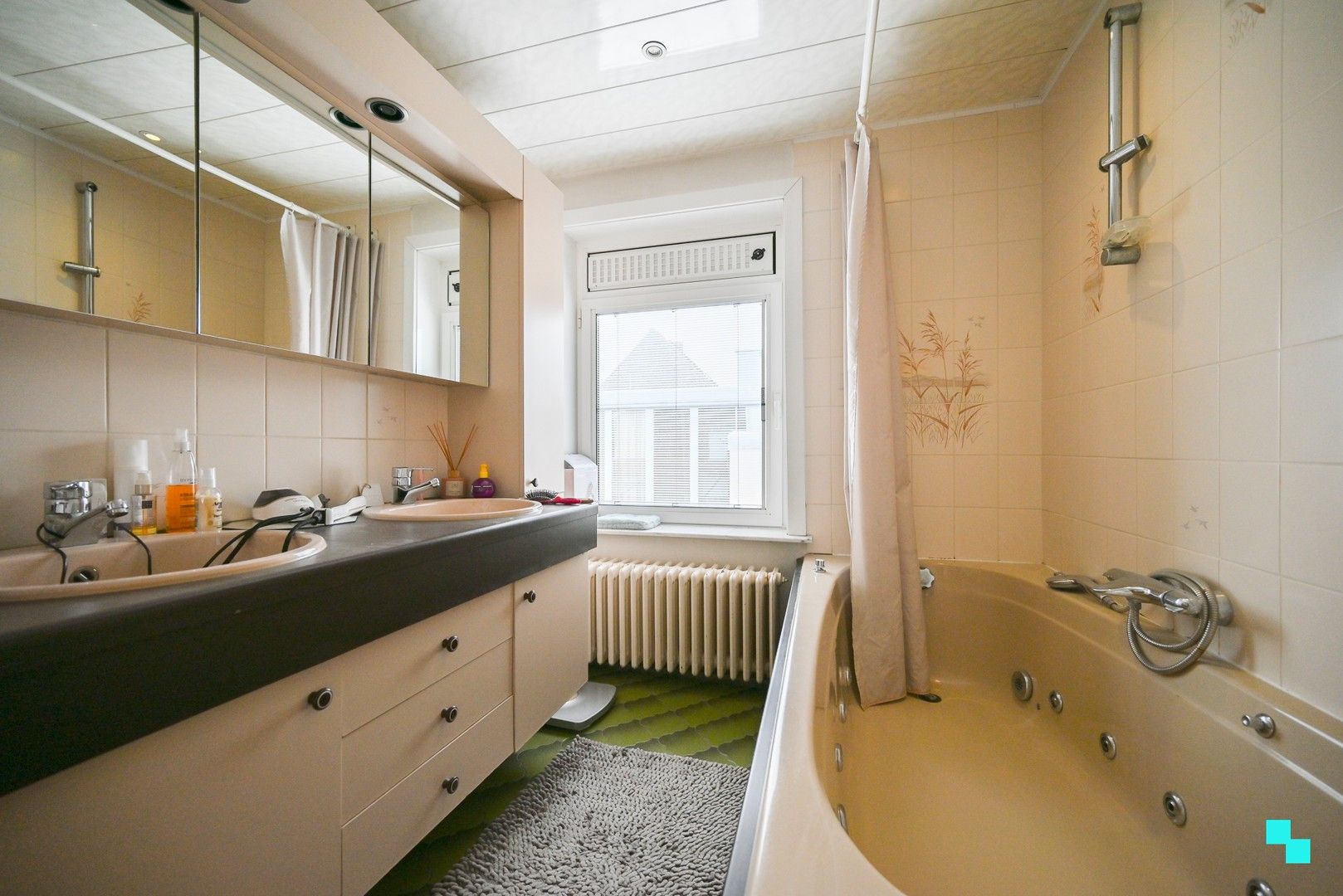 Verrassend ruime woning met 4 slaapkamers te Roeselare foto 30