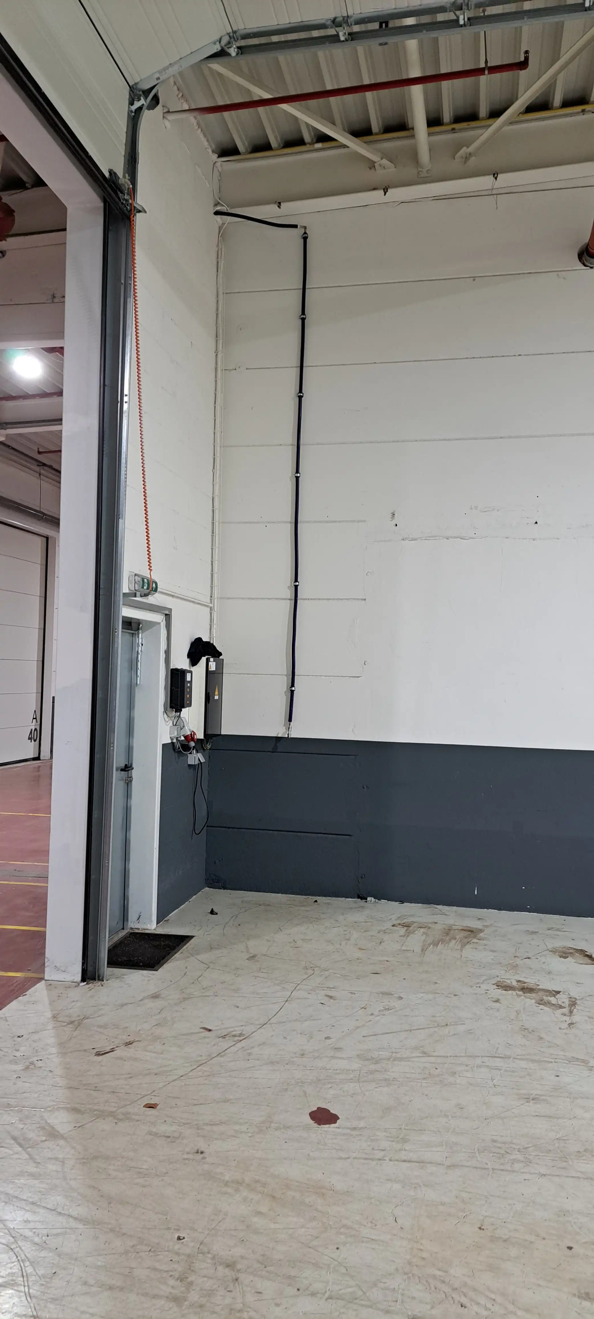 TE HUUR – Magazijnunit van 150m² op KMO-site Ticoon – Bazelstraat 250, 9150 Beveren-Kruibeke-Zwijndrecht foto 5