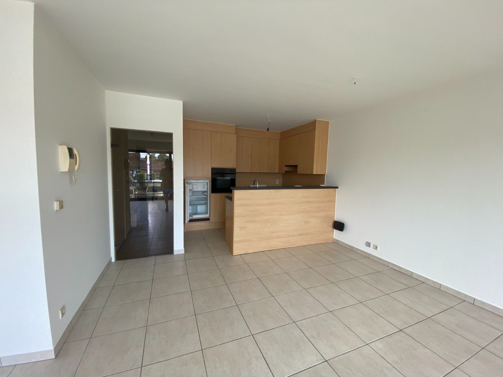 Gerenoveerd appartement TE HUUR! foto 4