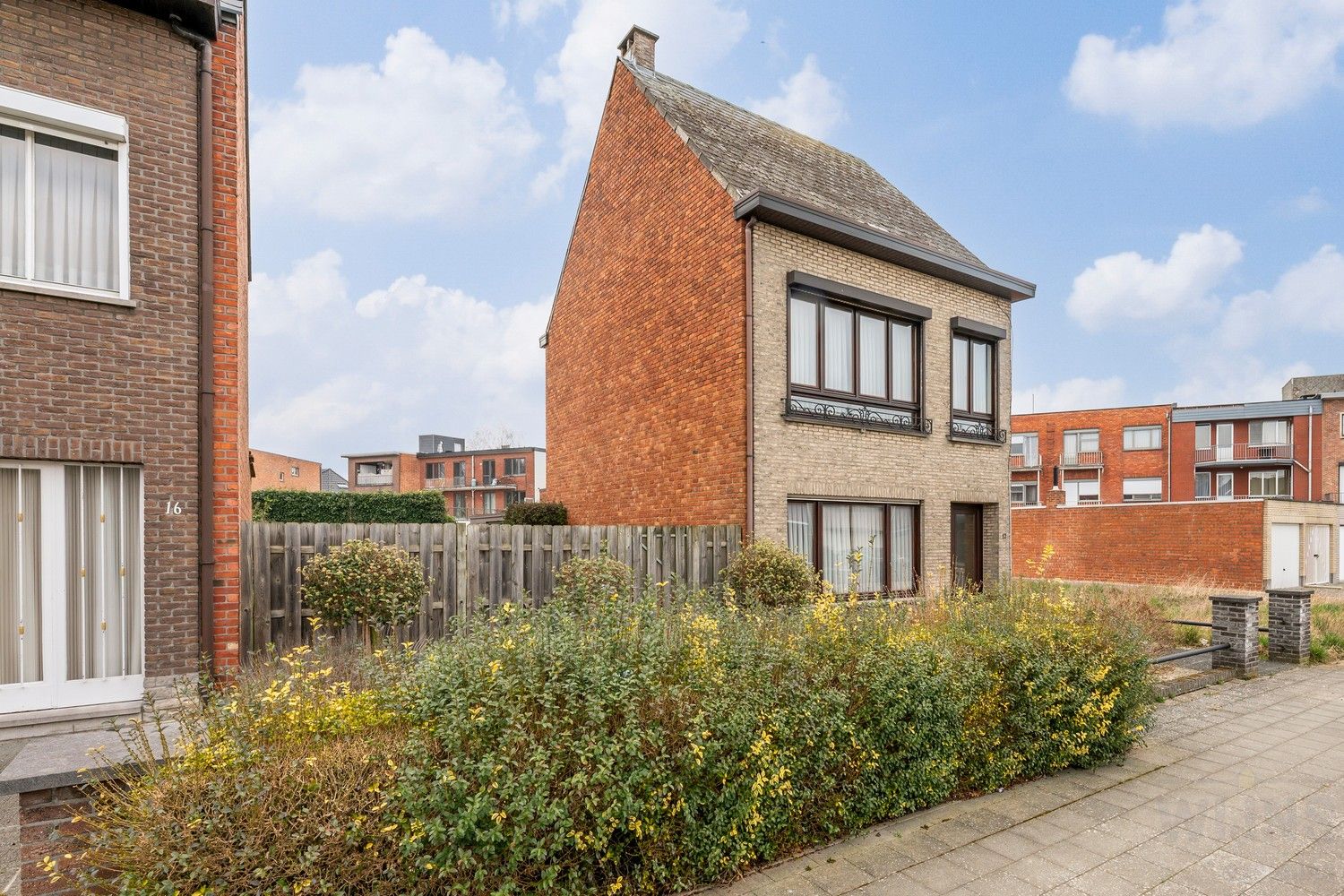 Gesloten bebouwing 219m² met naastliggend bouwgrond 231m² foto 35