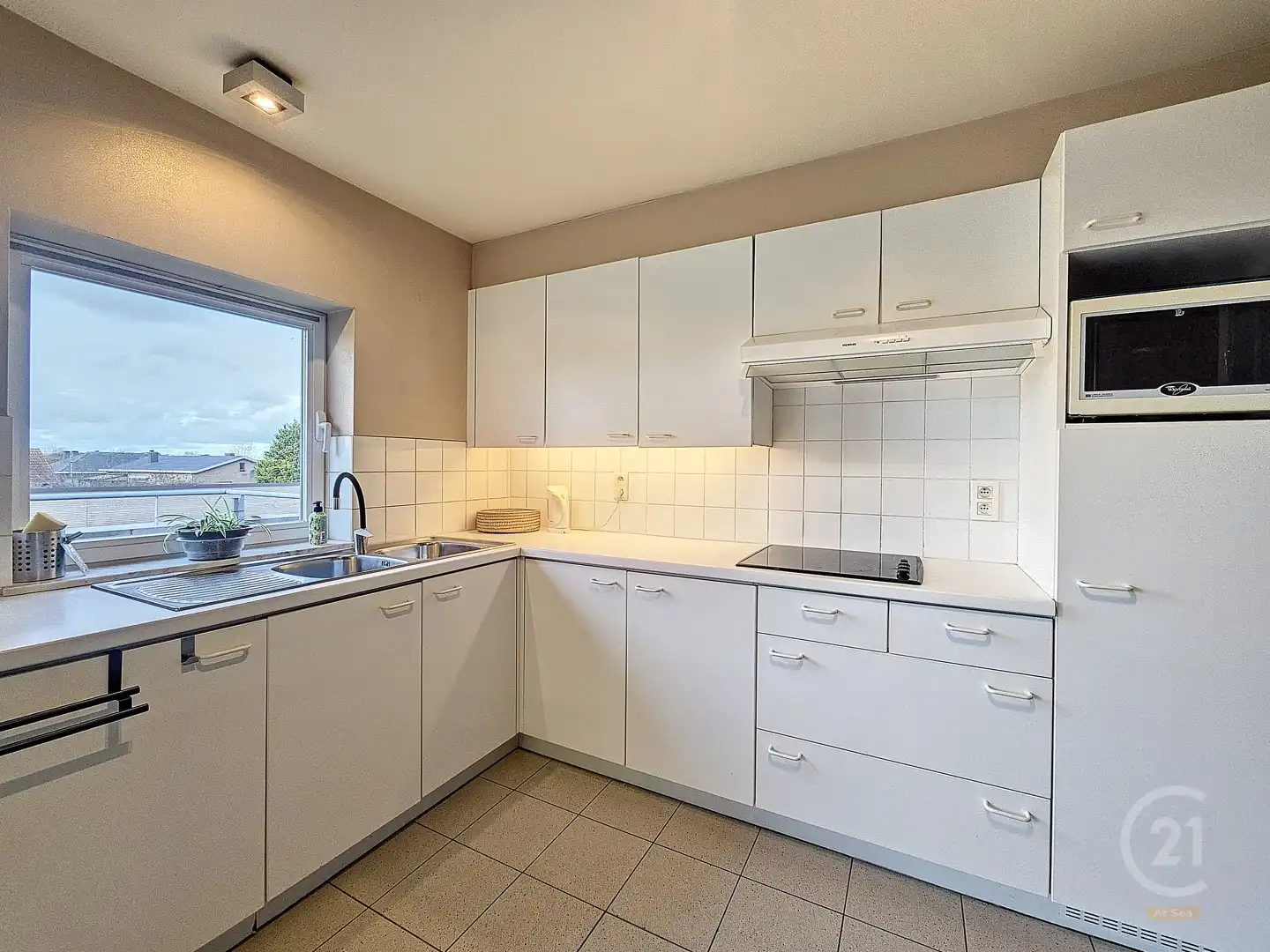 Ruim 2-slaapkamerappartement met terras – ook ideaal als investering foto 3