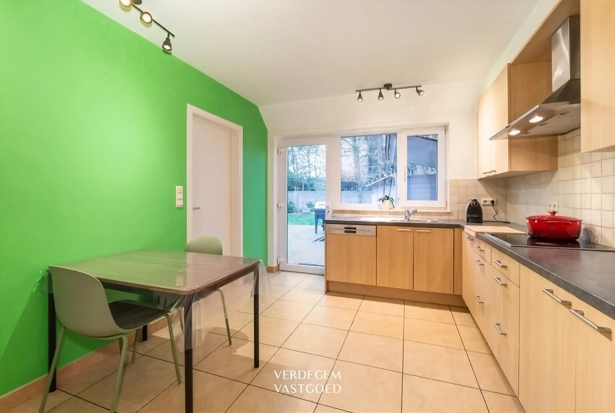 Fijne woning met 3 slaapkamers en mooie tuin in rustige woonbuurt foto 8