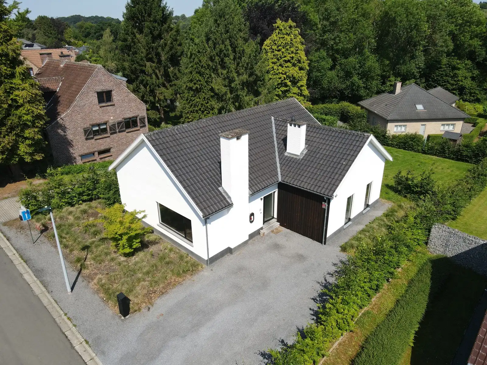 Gerenoveerde woning met 3 slpks op 9 are foto {{pictureIndex}}