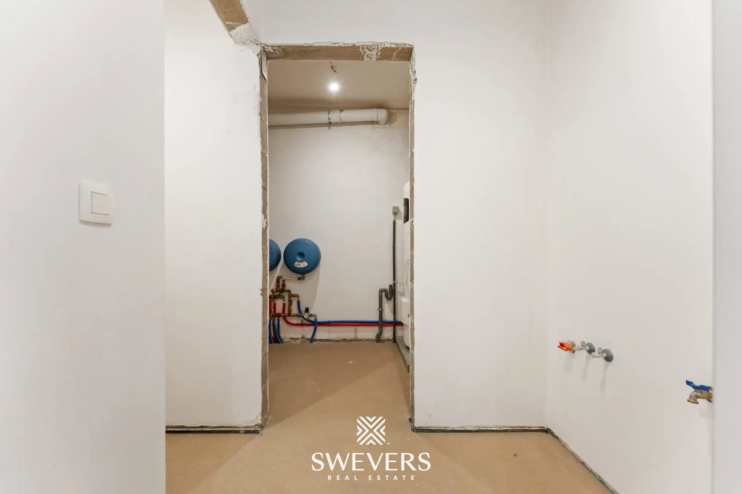 Ruime casco-pluswoning van 253 m² met 4 slaapkamers, garage en veel potentieel in Riemst foto 13