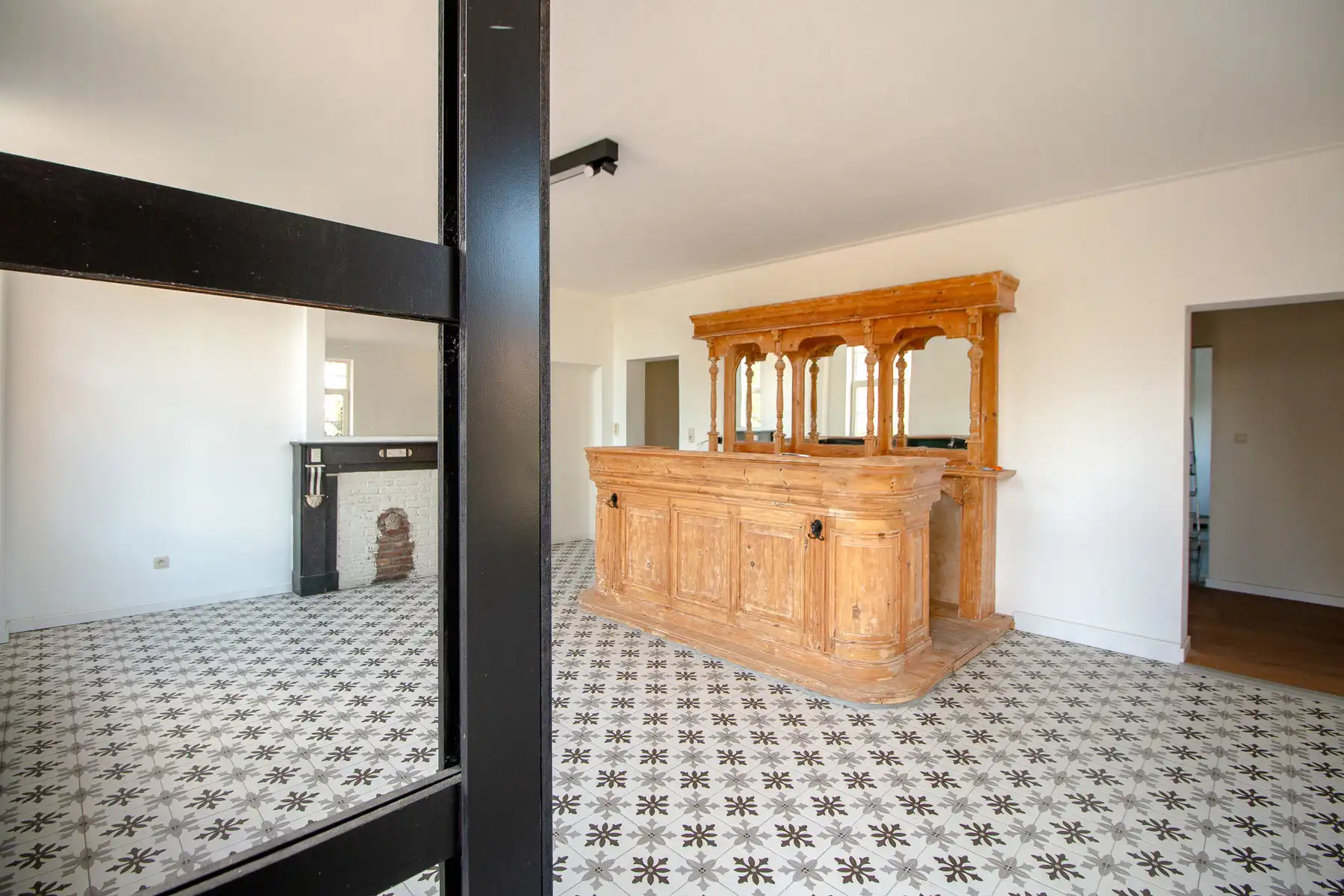 Prachtig gerenoveerde woning voor gemengd gebruik. foto 3